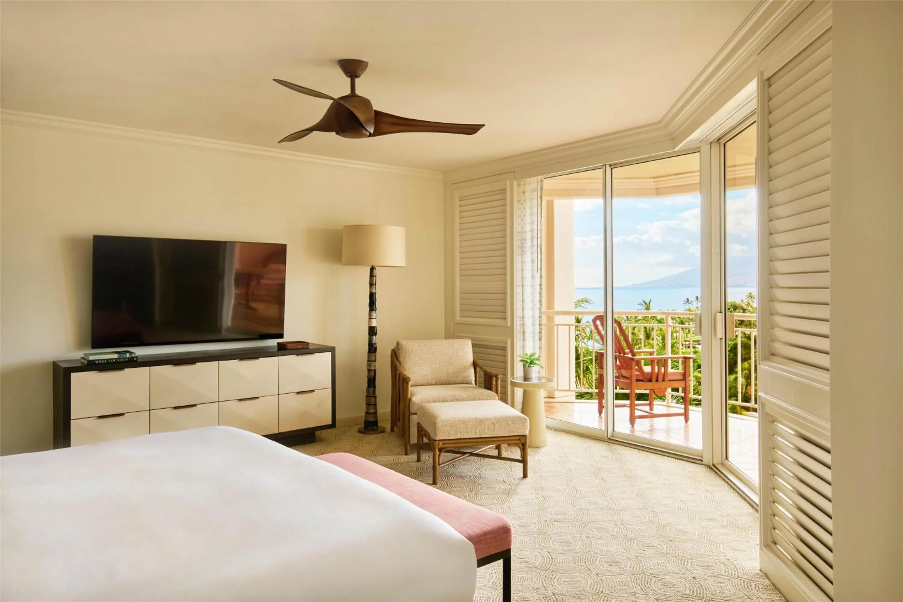 Bed in Grand Wailea Resort Hotel & Spa, A Waldorf Astoria Resort