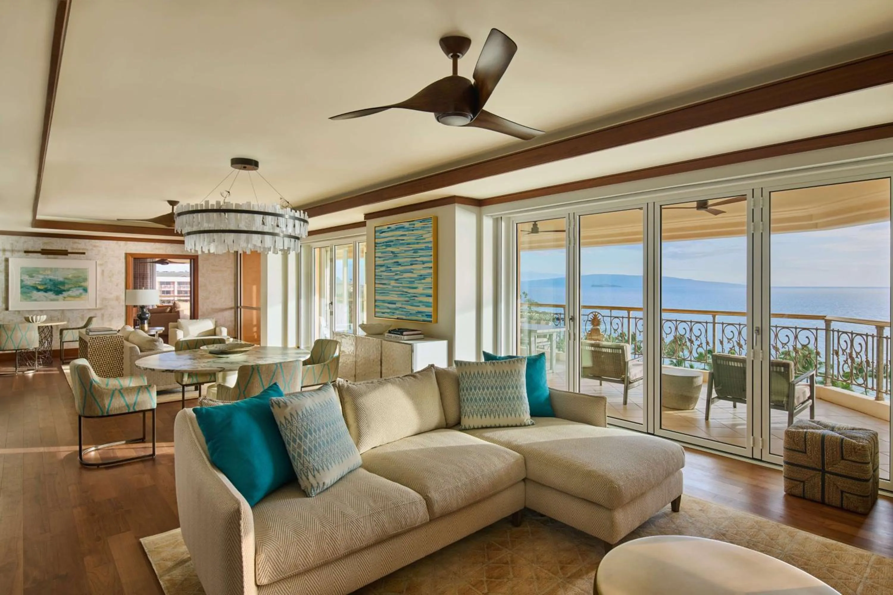 Living room in Grand Wailea Resort Hotel & Spa, A Waldorf Astoria Resort