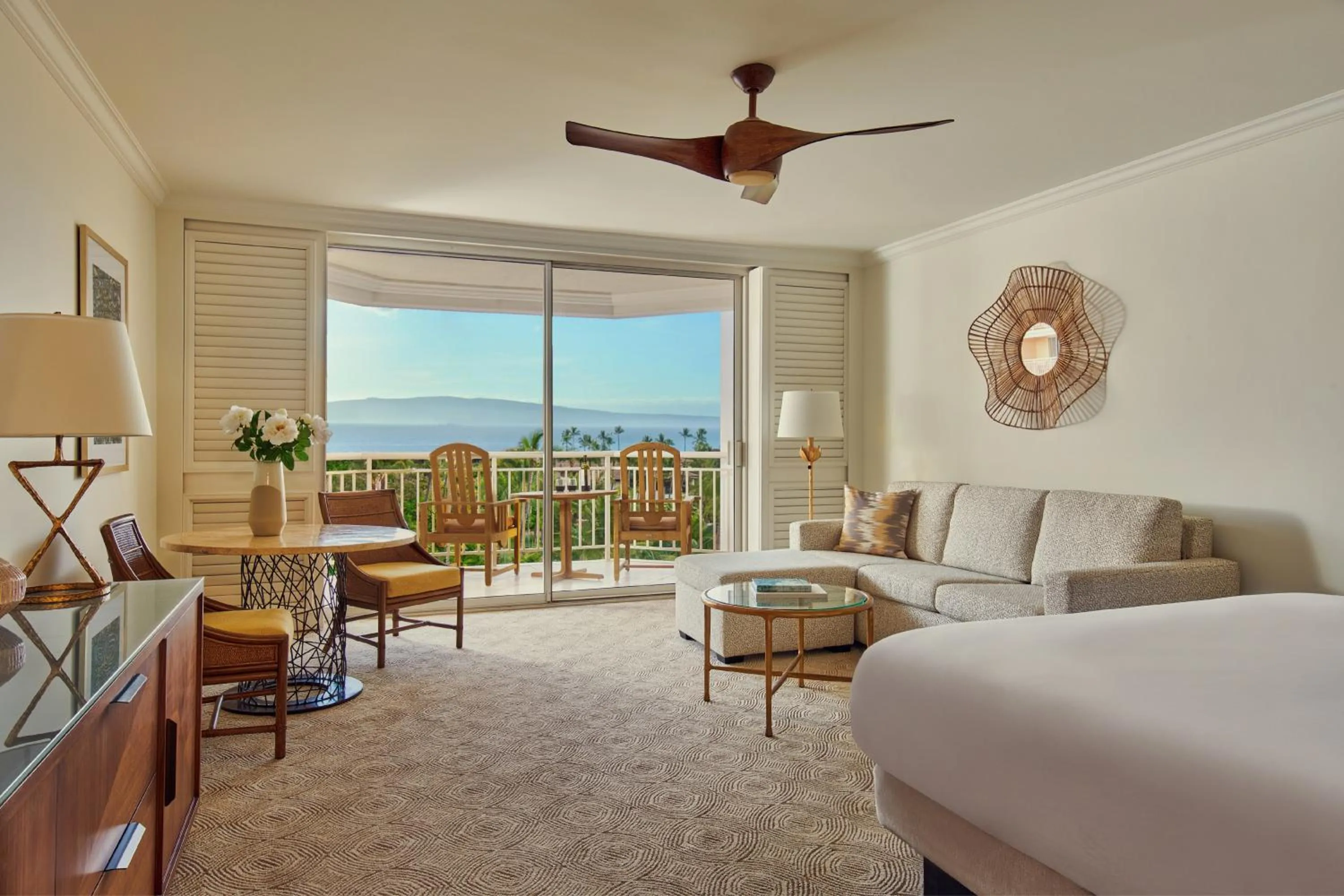 Living room, Bed in Grand Wailea Resort Hotel & Spa, A Waldorf Astoria Resort