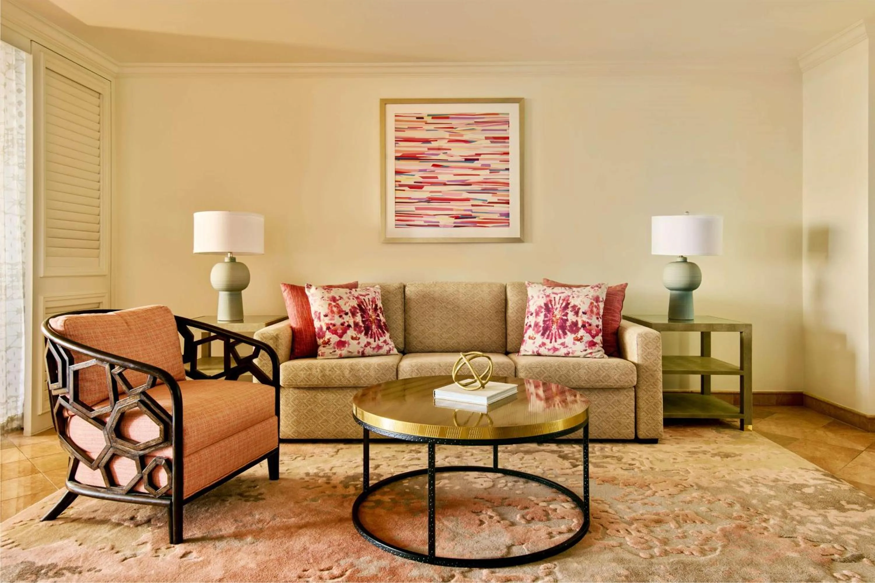 Living room in Grand Wailea Resort Hotel & Spa, A Waldorf Astoria Resort