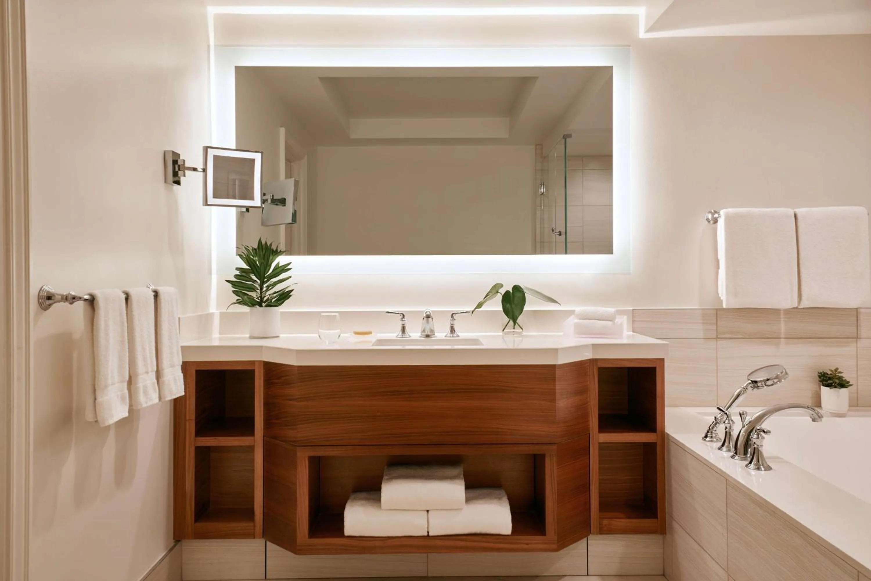 Bathroom in Grand Wailea Resort Hotel & Spa, A Waldorf Astoria Resort
