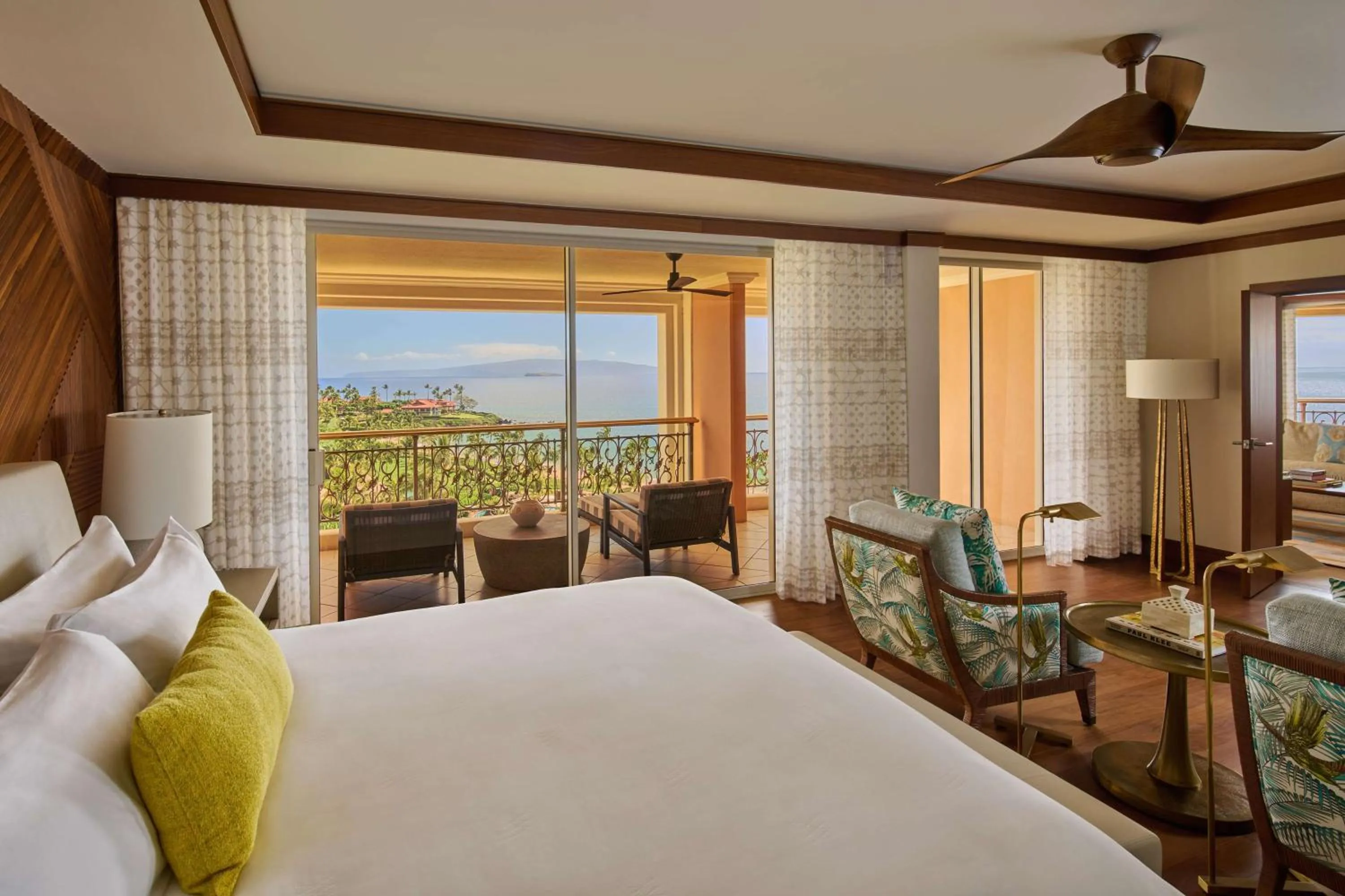 Bed in Grand Wailea Resort Hotel & Spa, A Waldorf Astoria Resort
