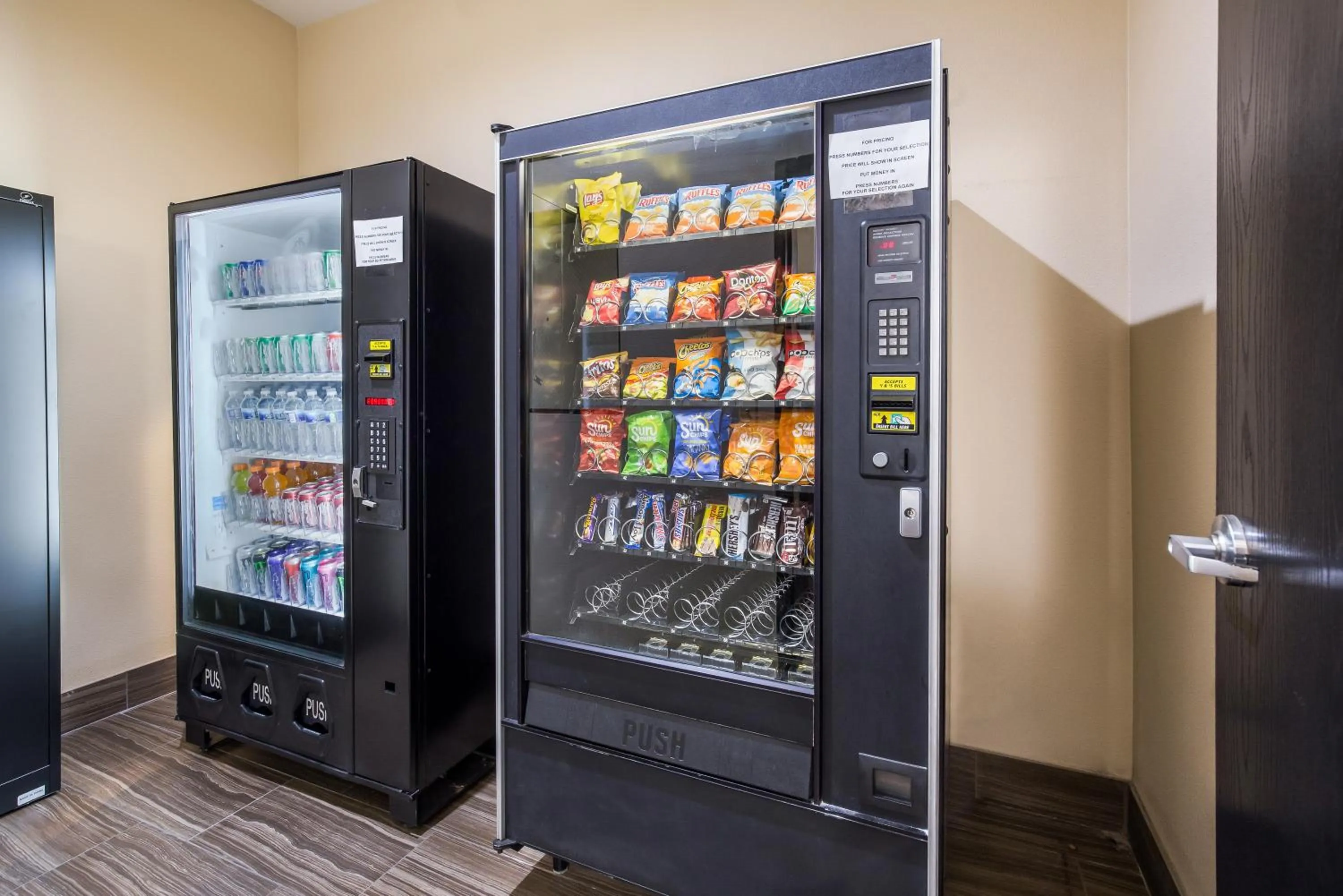 vending machine in Quality Inn & Suites Caseyville - St Louis