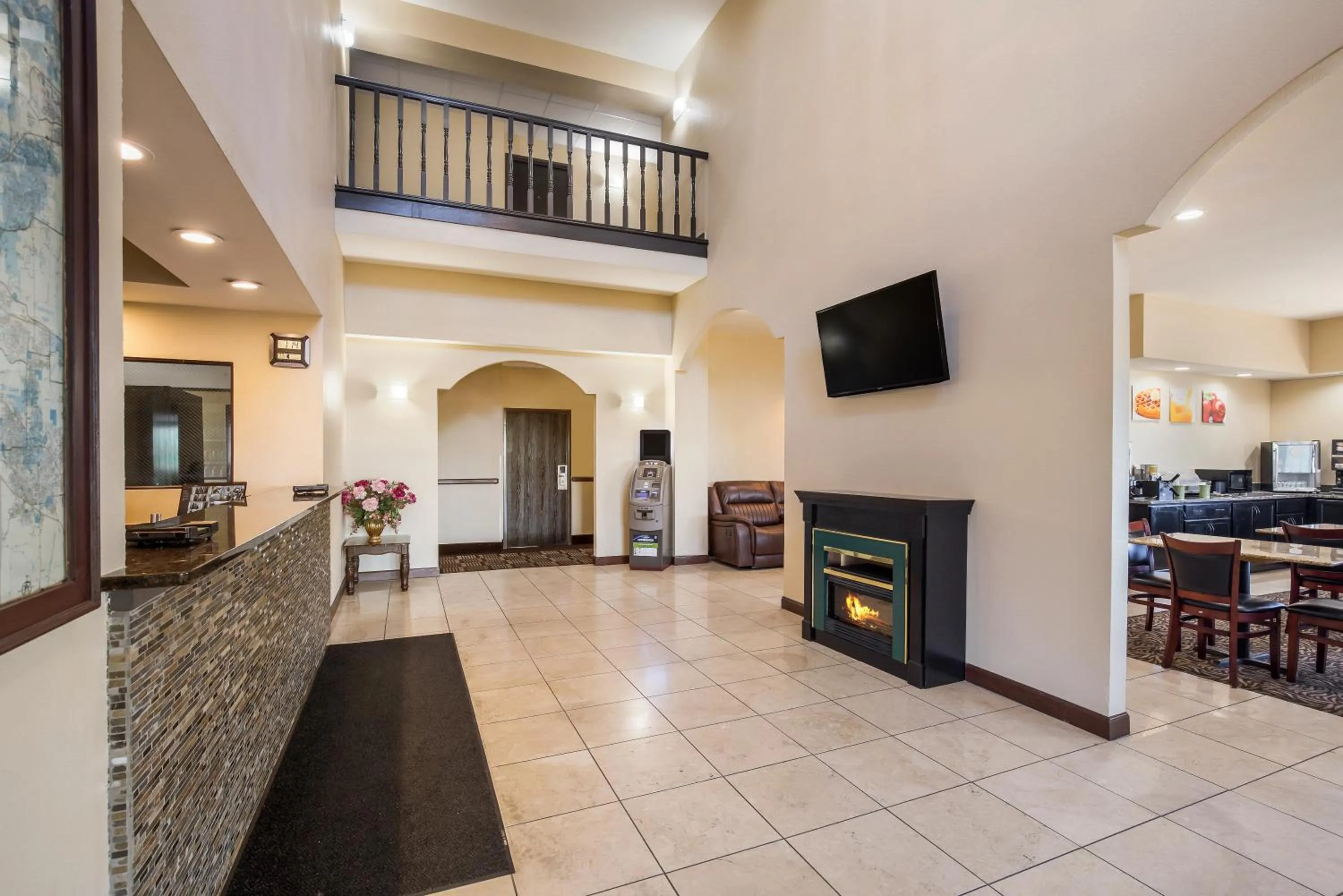 Lobby or reception in Quality Inn & Suites Caseyville - St Louis