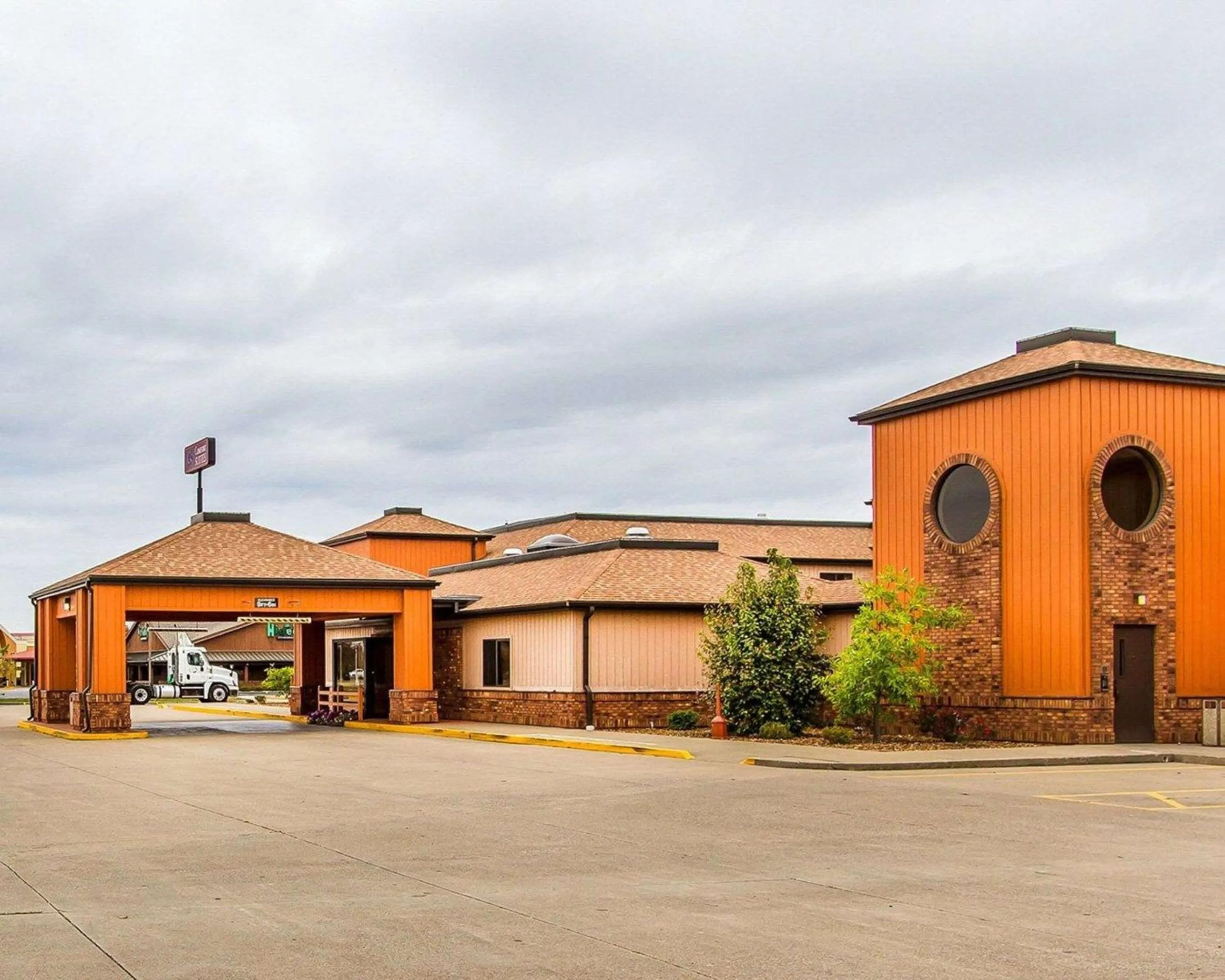 Property building in Quality Inn & Suites Marion