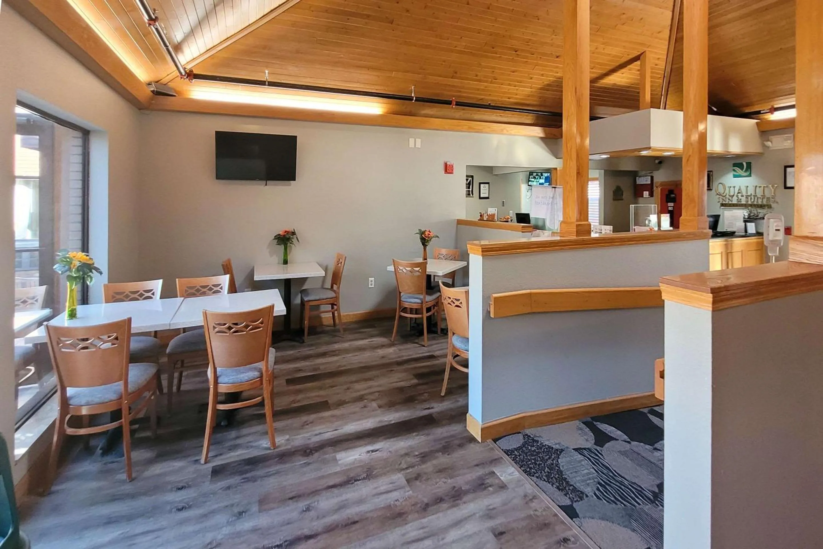 Breakfast in Quality Inn & Suites Marion