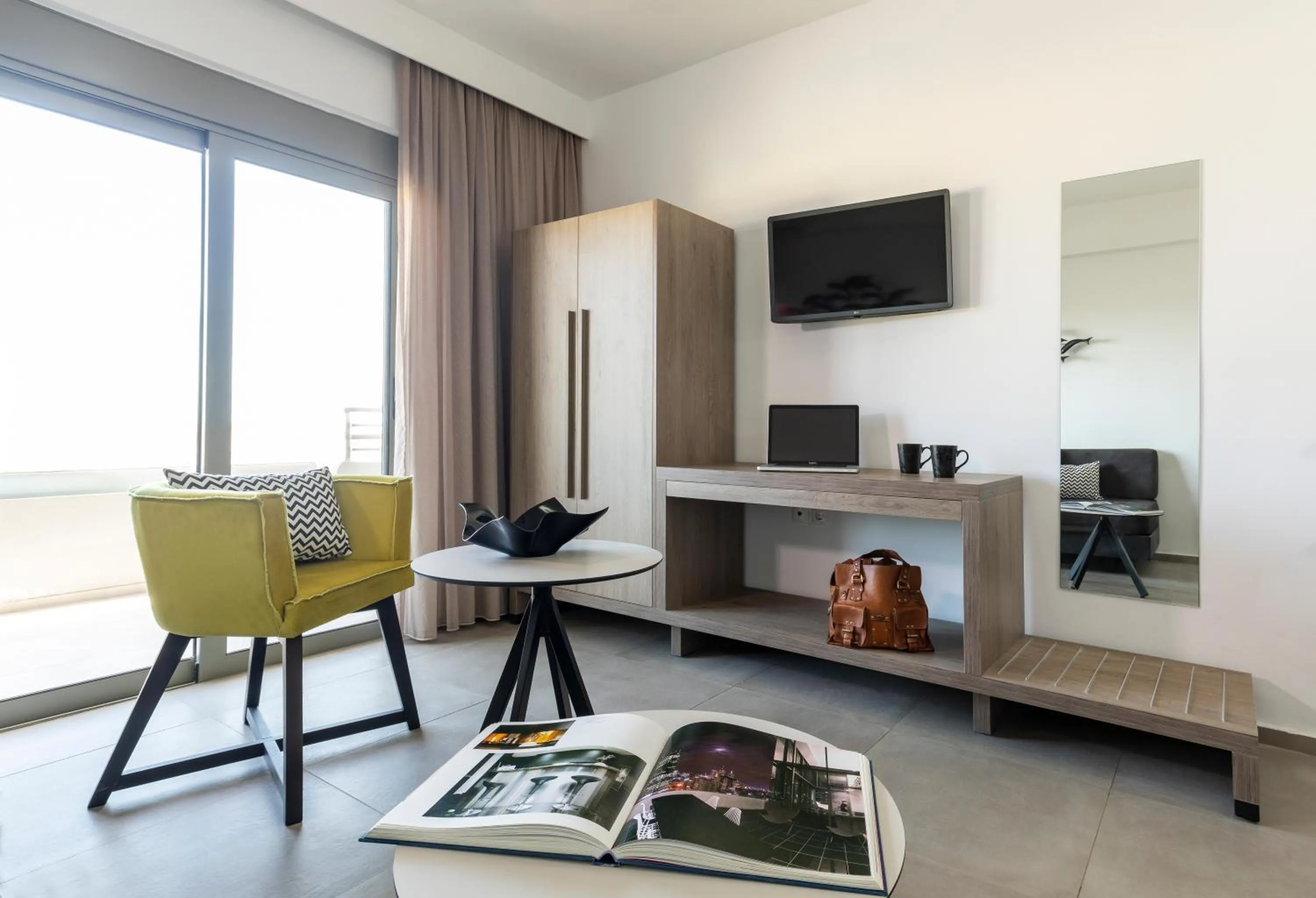 Communal lounge/ TV room in MIRAGE city APARTMENTS