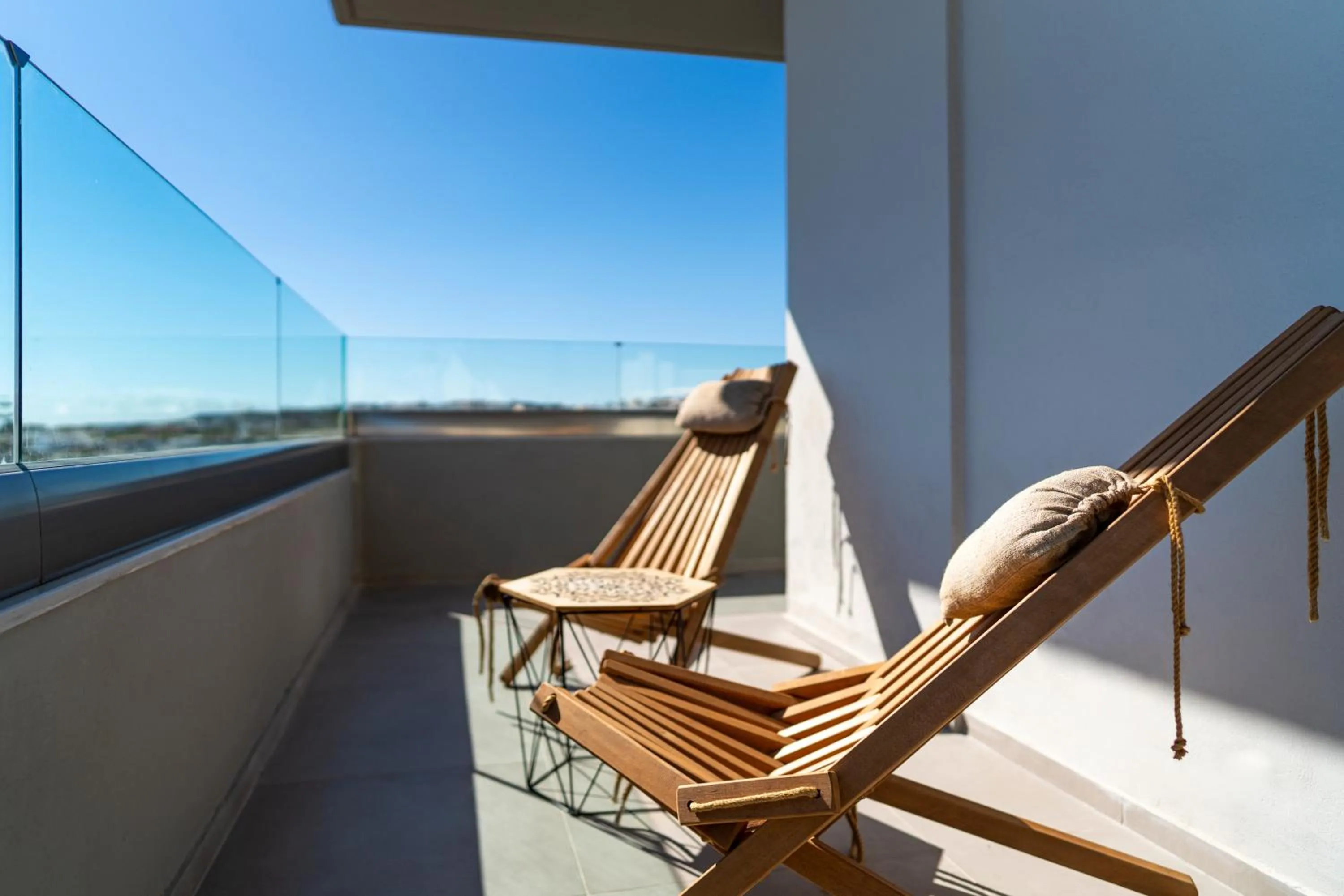 MIRAGE city APARTMENTS