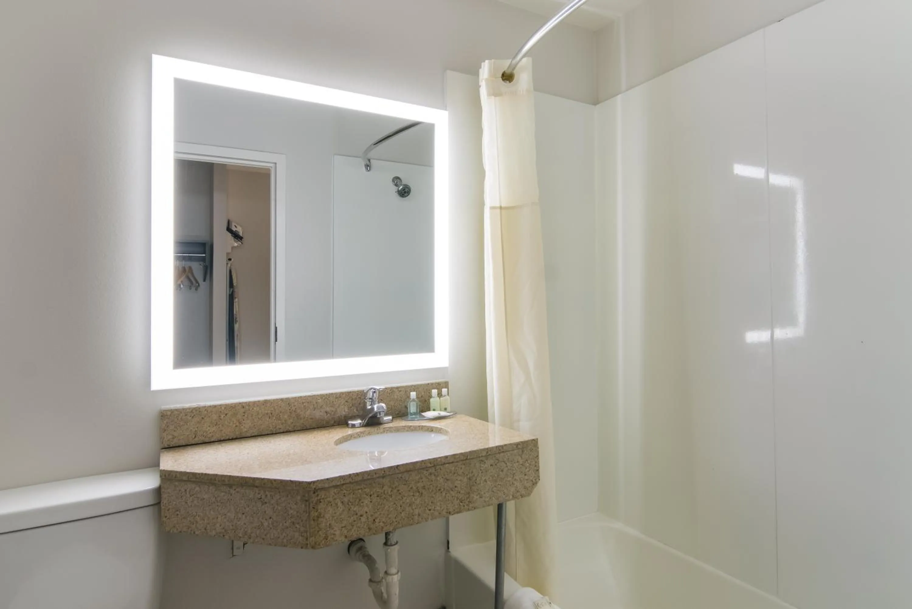Shower in Quality Inn Aurora - Naperville Area