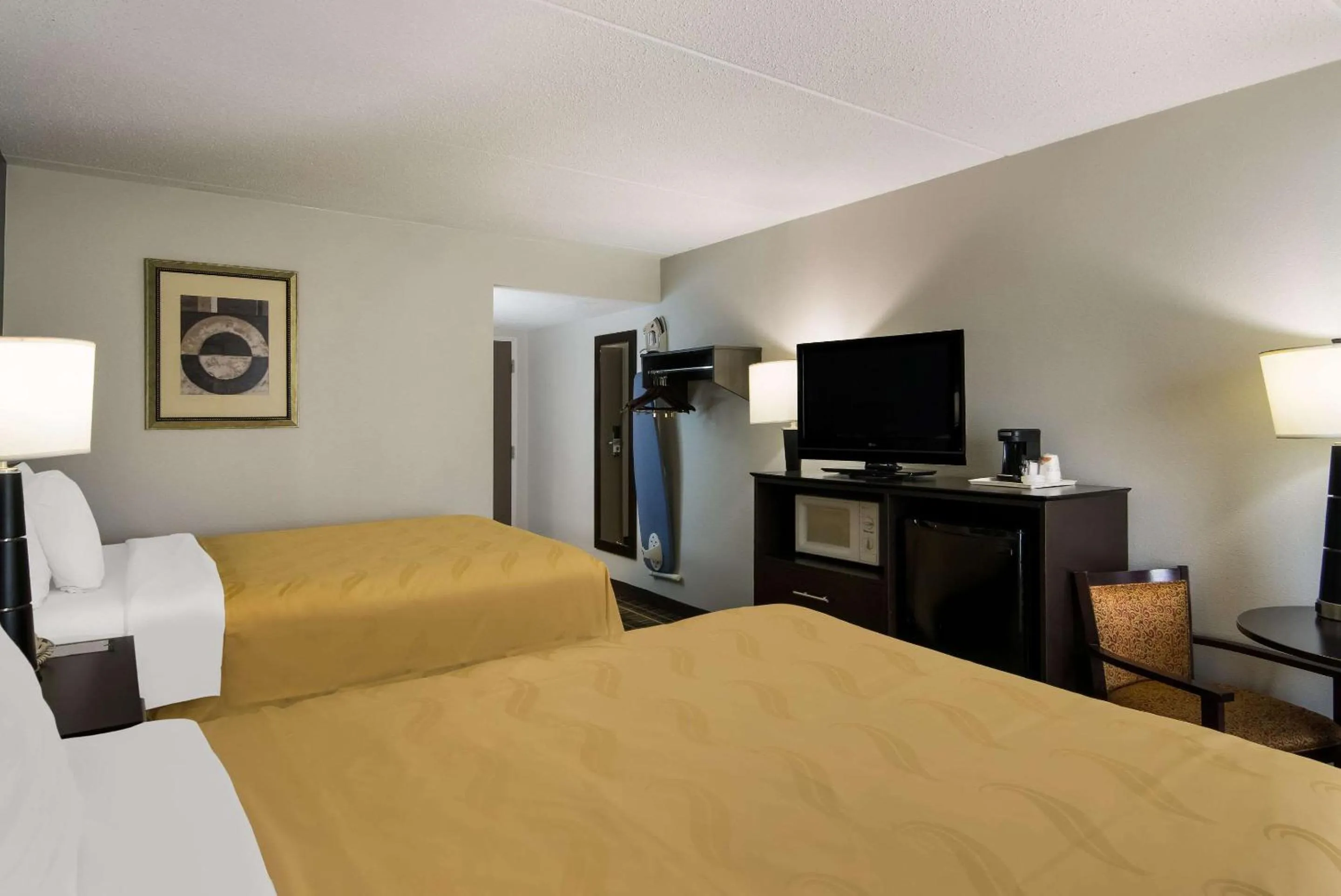 Bedroom, Bed in Quality Inn Aurora - Naperville Area