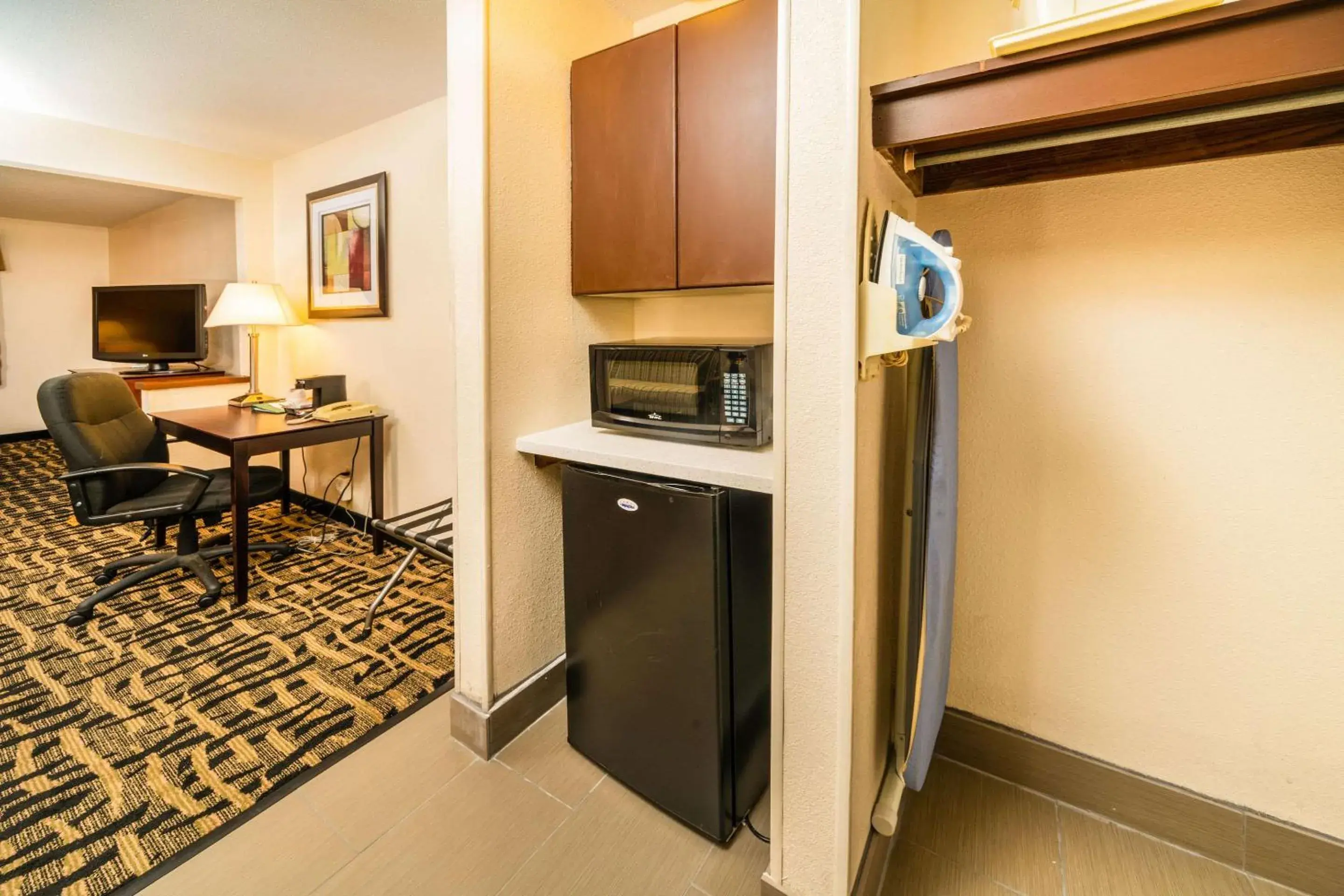 King Room - Disability Access in Quality Inn & Suites Danville East King Room - Disability Access in Quality Inn & Suites Danville East