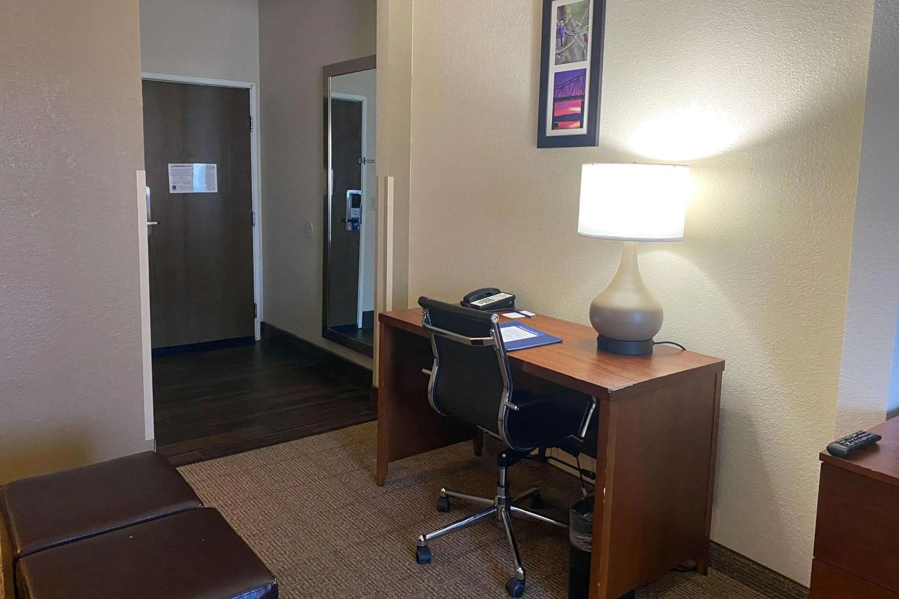 Bedroom in Comfort Suites Peoria I-74