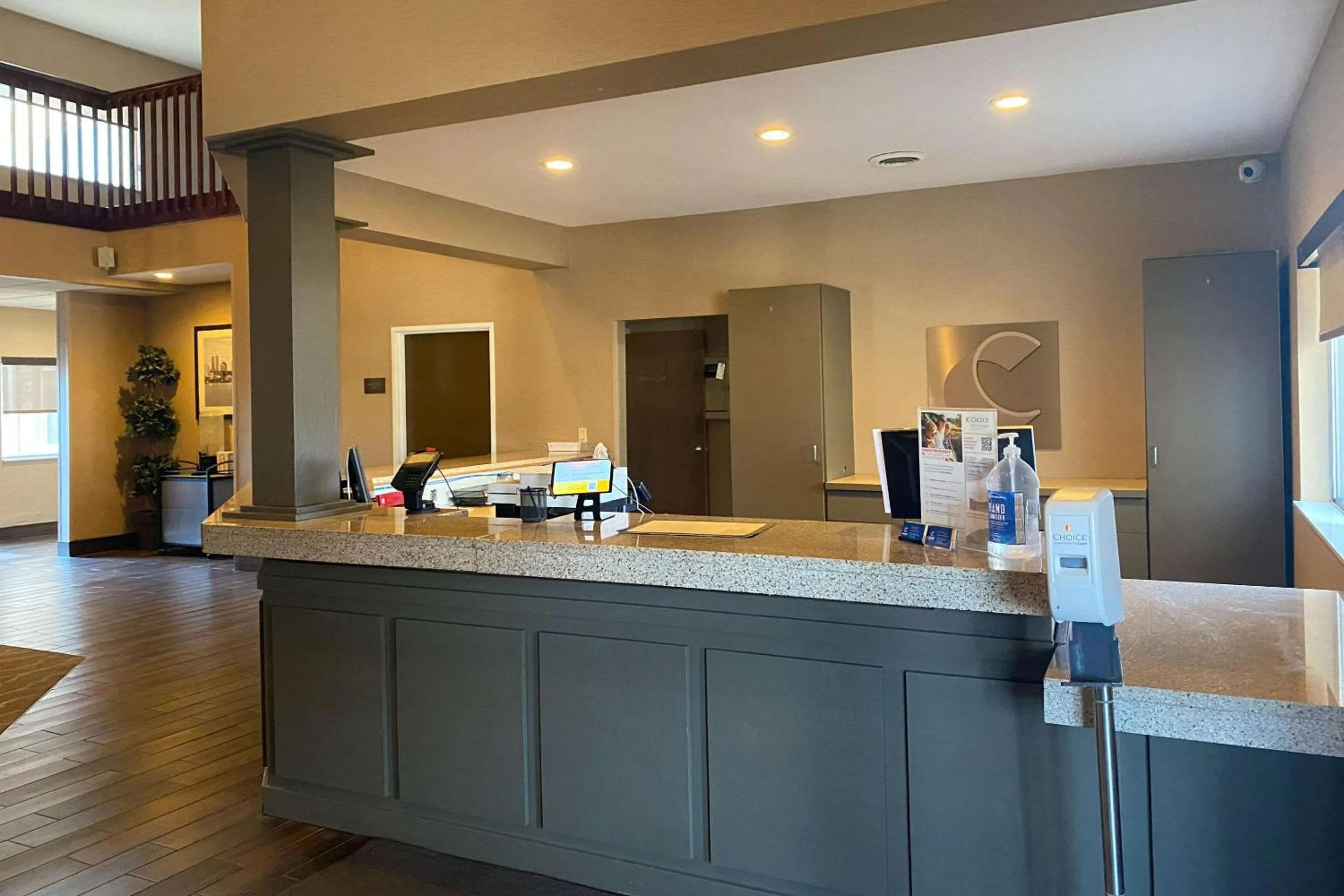 Lobby or reception in Comfort Suites Peoria I-74