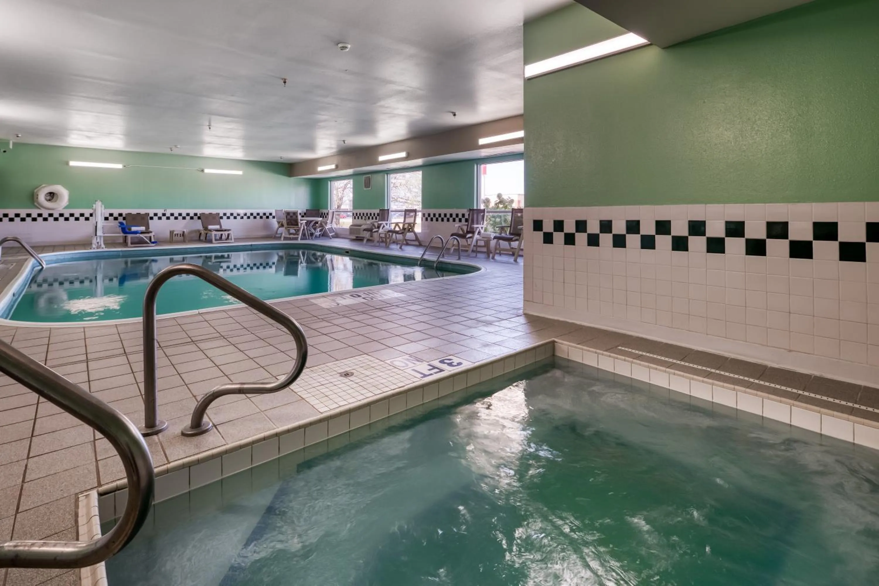 Hot Tub in Quality Inn & Suites Springfield Southwest near I-72