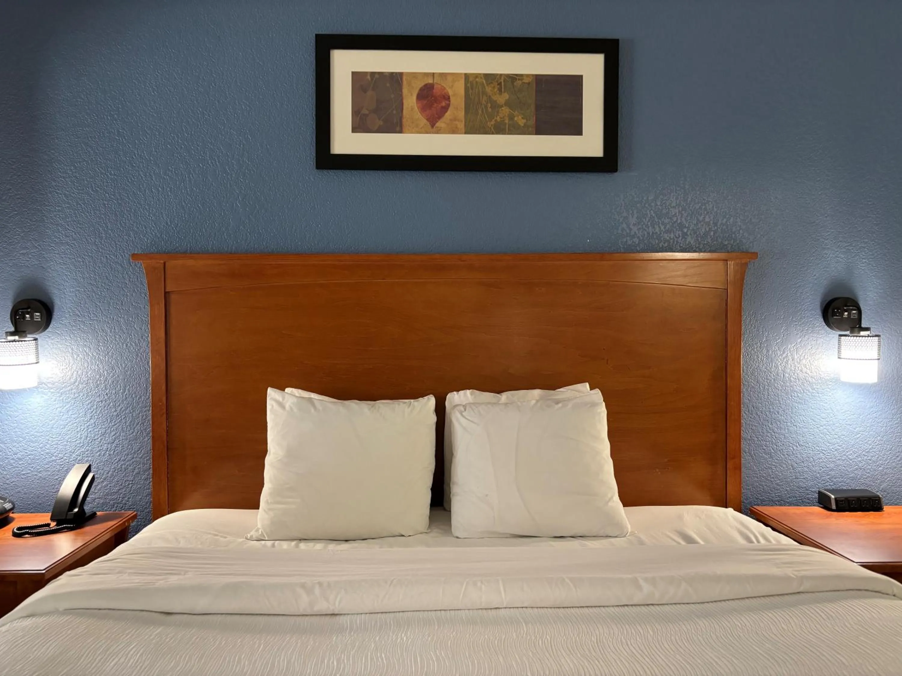 Bedroom, Bed in Baymont by Wyndham Marion