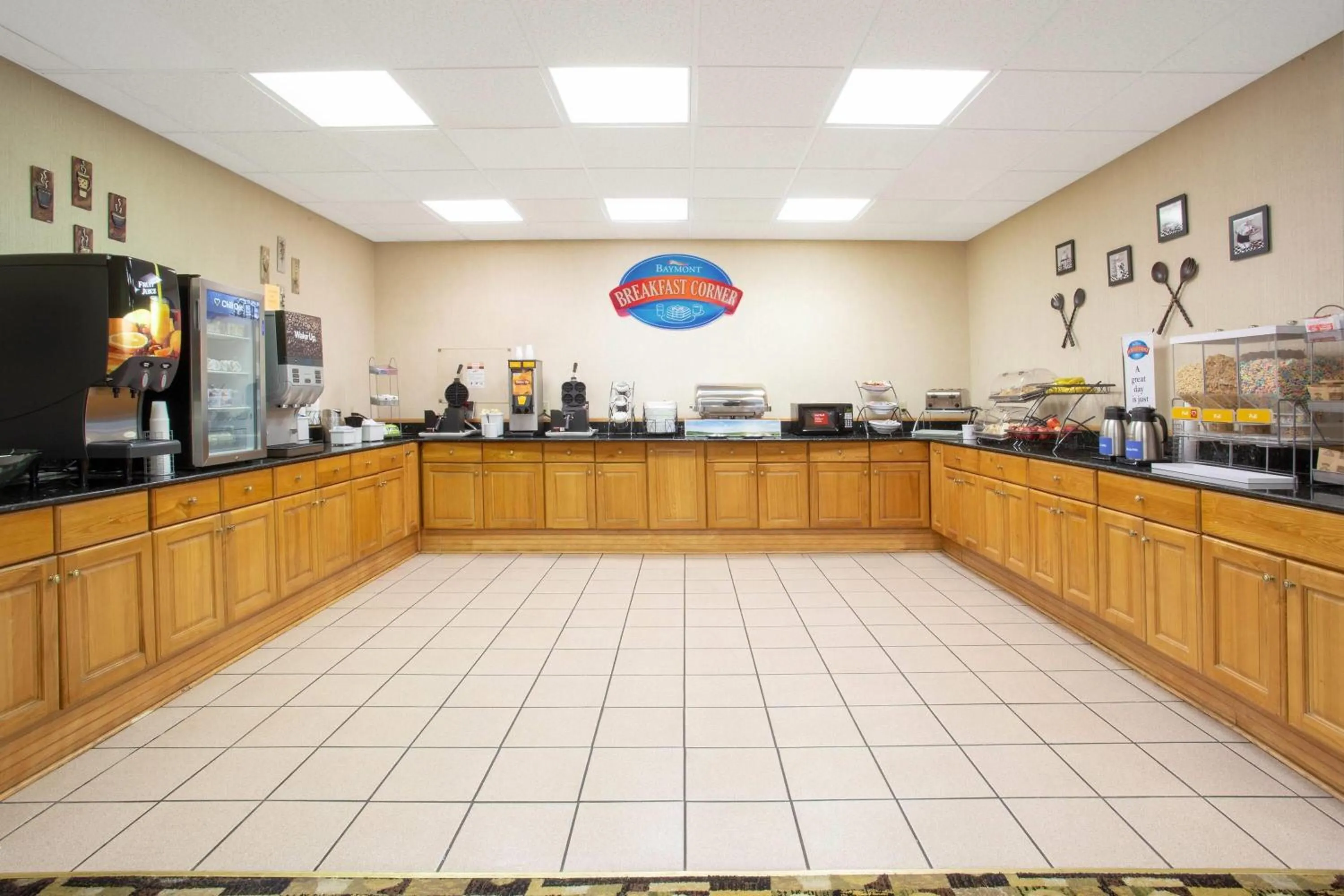 Breakfast in Baymont by Wyndham Marion