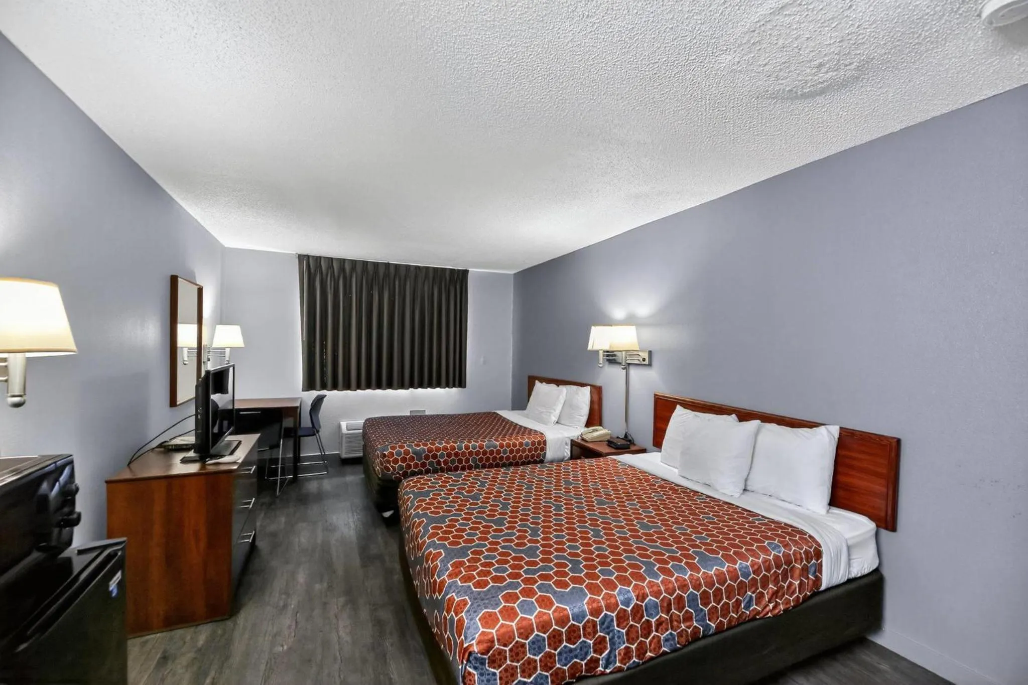 Bedroom, Bed in Econo Lodge Princeton