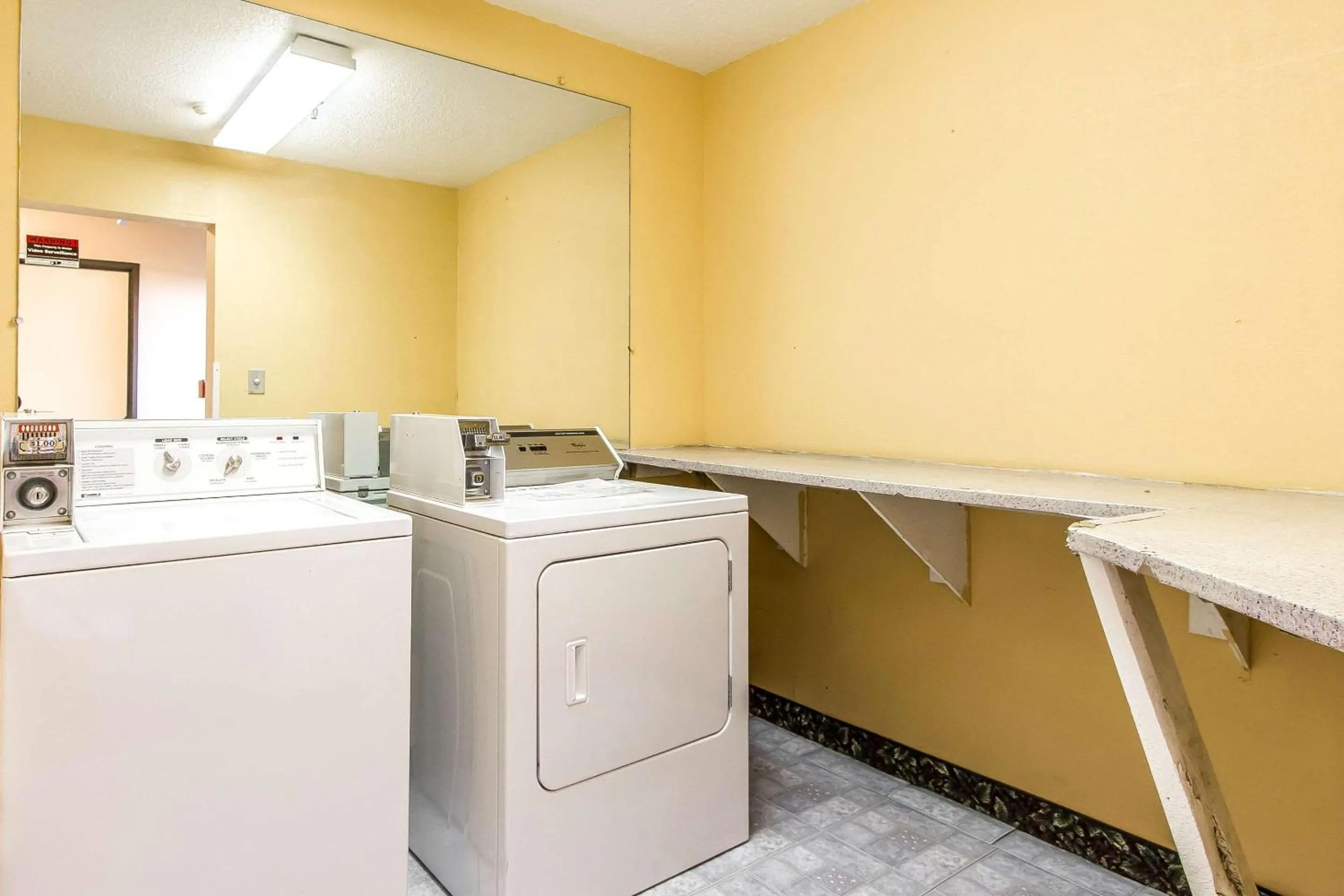 On site in Econo Lodge Inn & Suites Pekin - Peoria Area