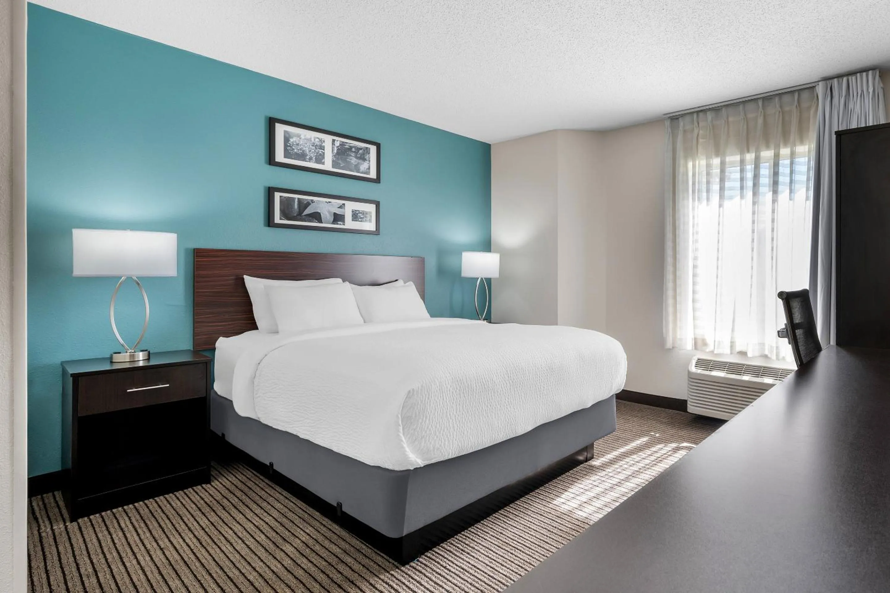 Bed in Sleep Inn Springfield West