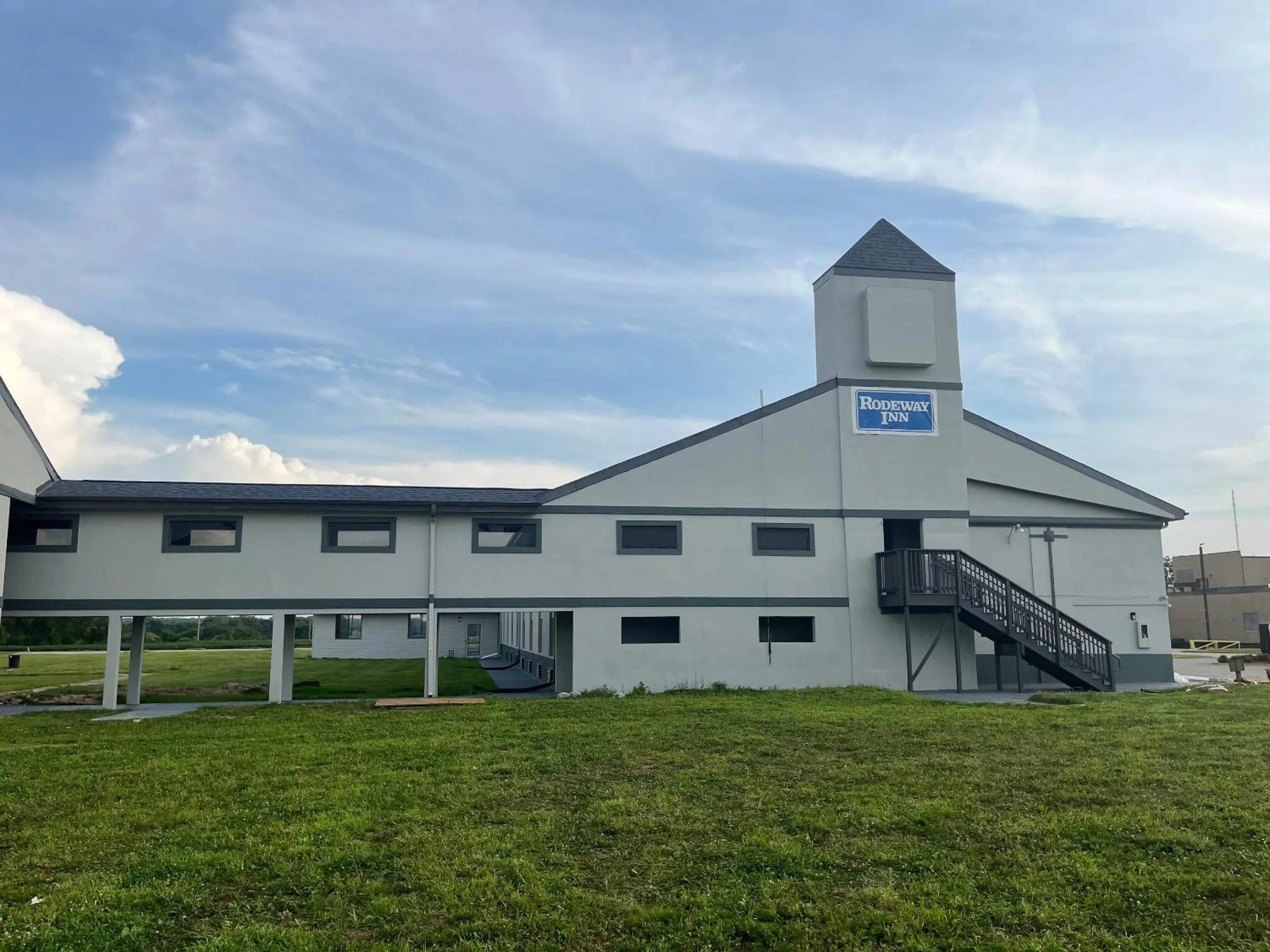 Property building in Rodeway Inn