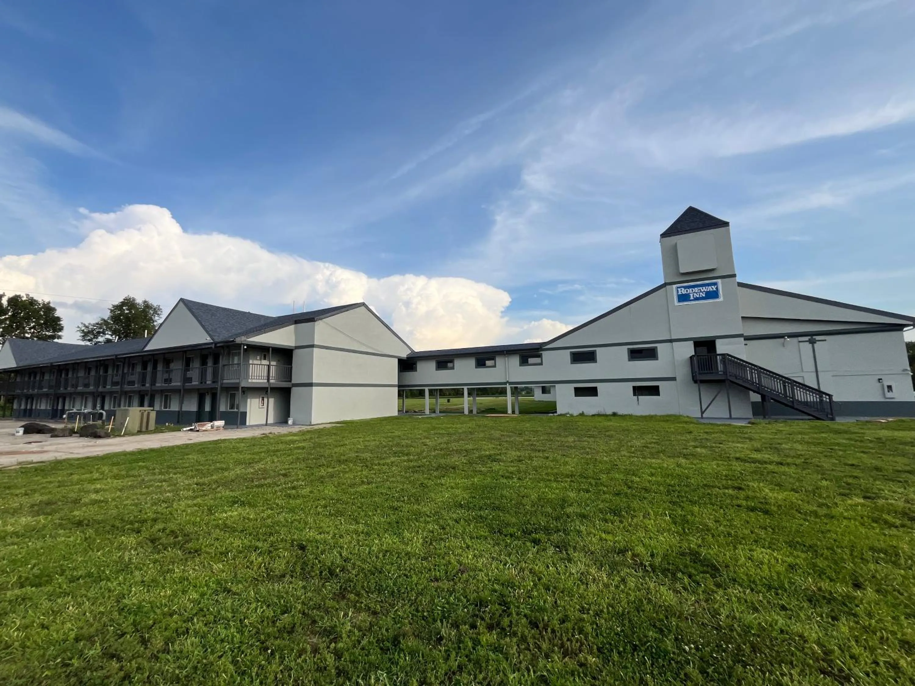 Property building in Rodeway Inn