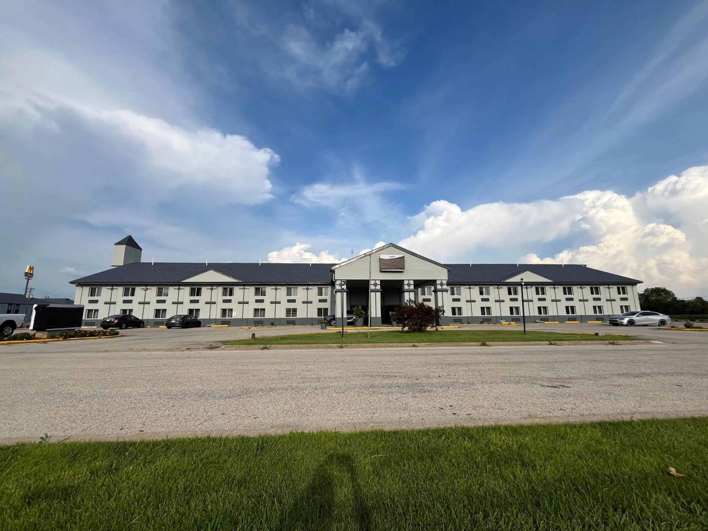 Property building in Rodeway Inn