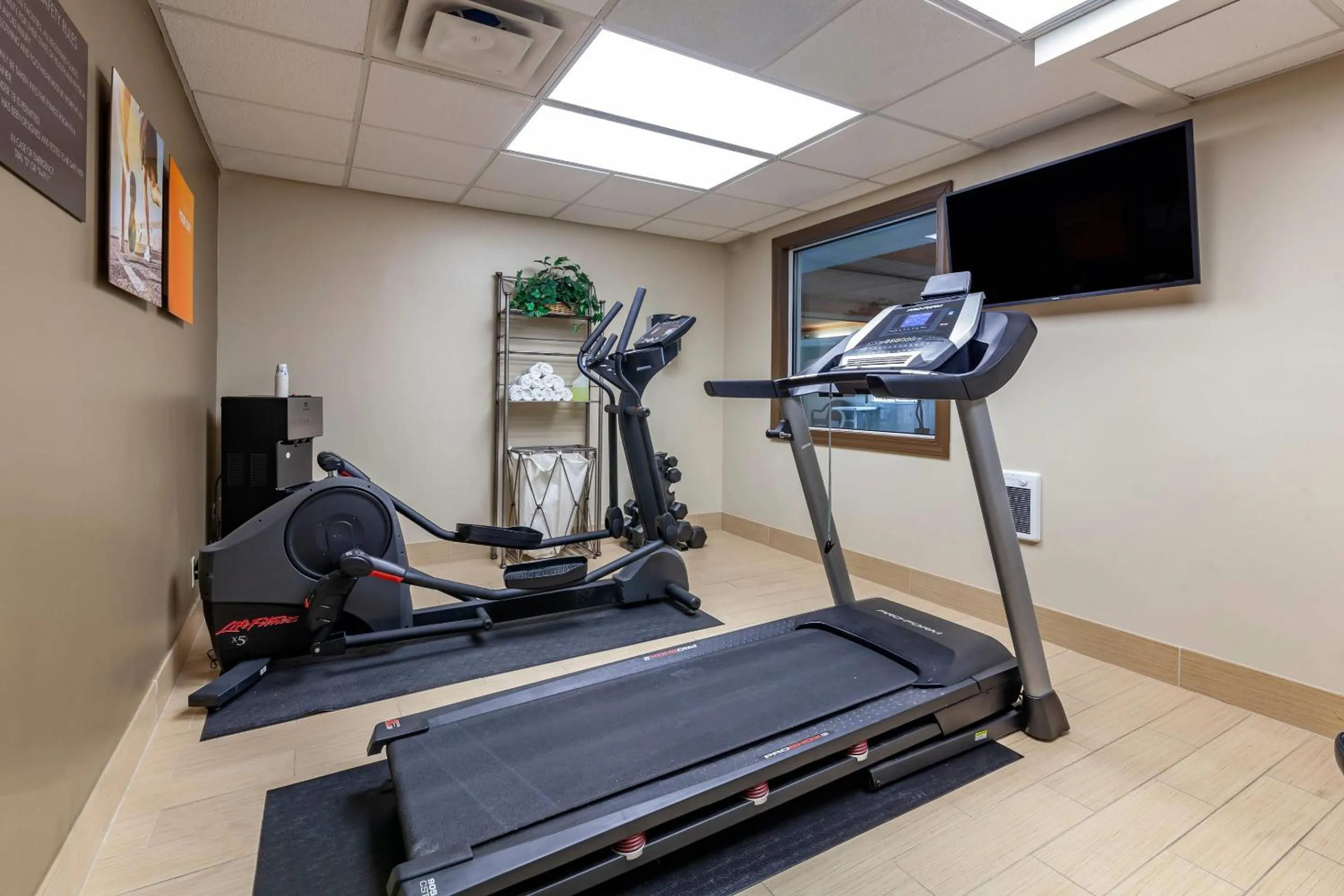 Fitness centre/facilities in Comfort Inn & Suites Geneva- West Chicago