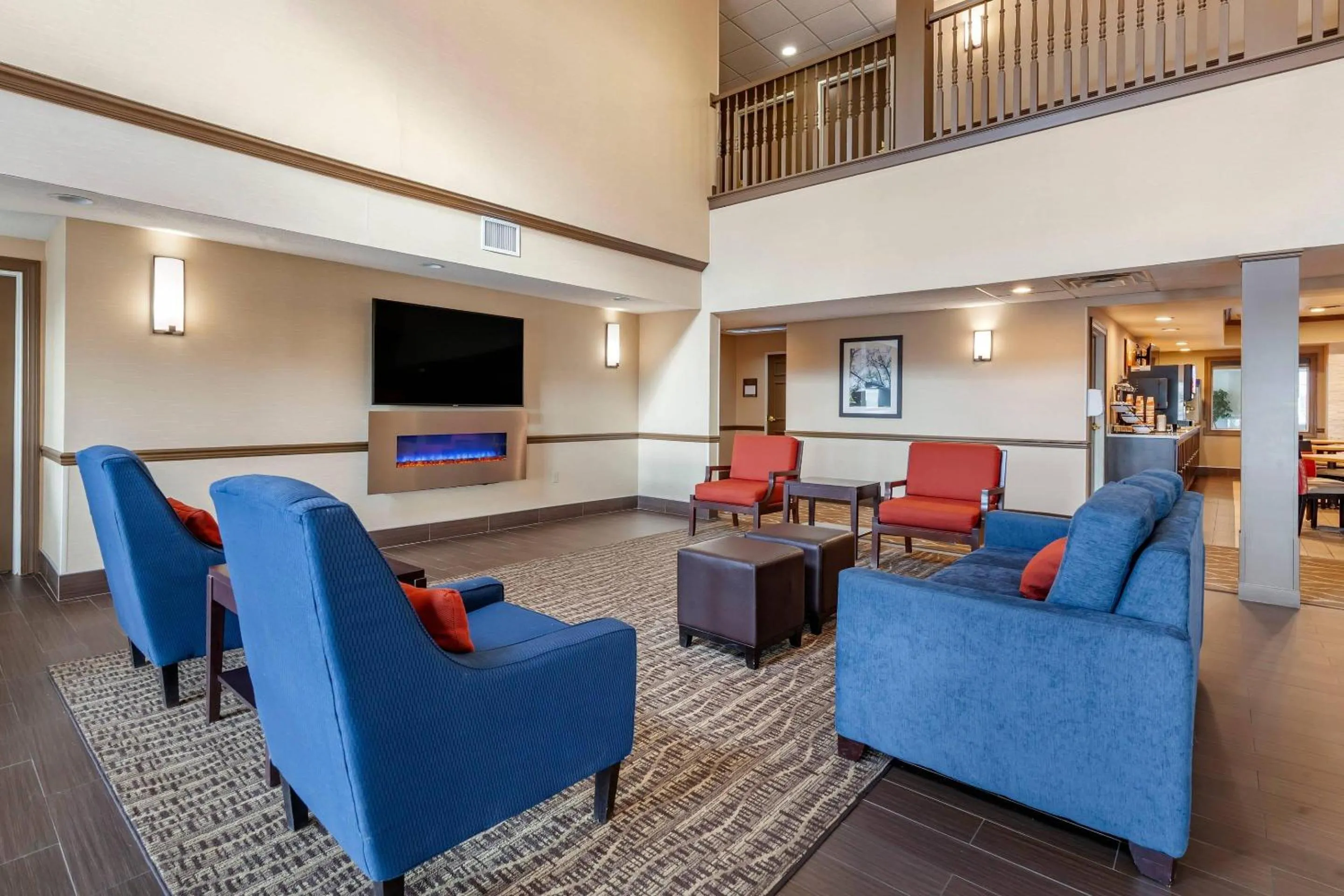 Lobby or reception in Comfort Inn & Suites Geneva- West Chicago