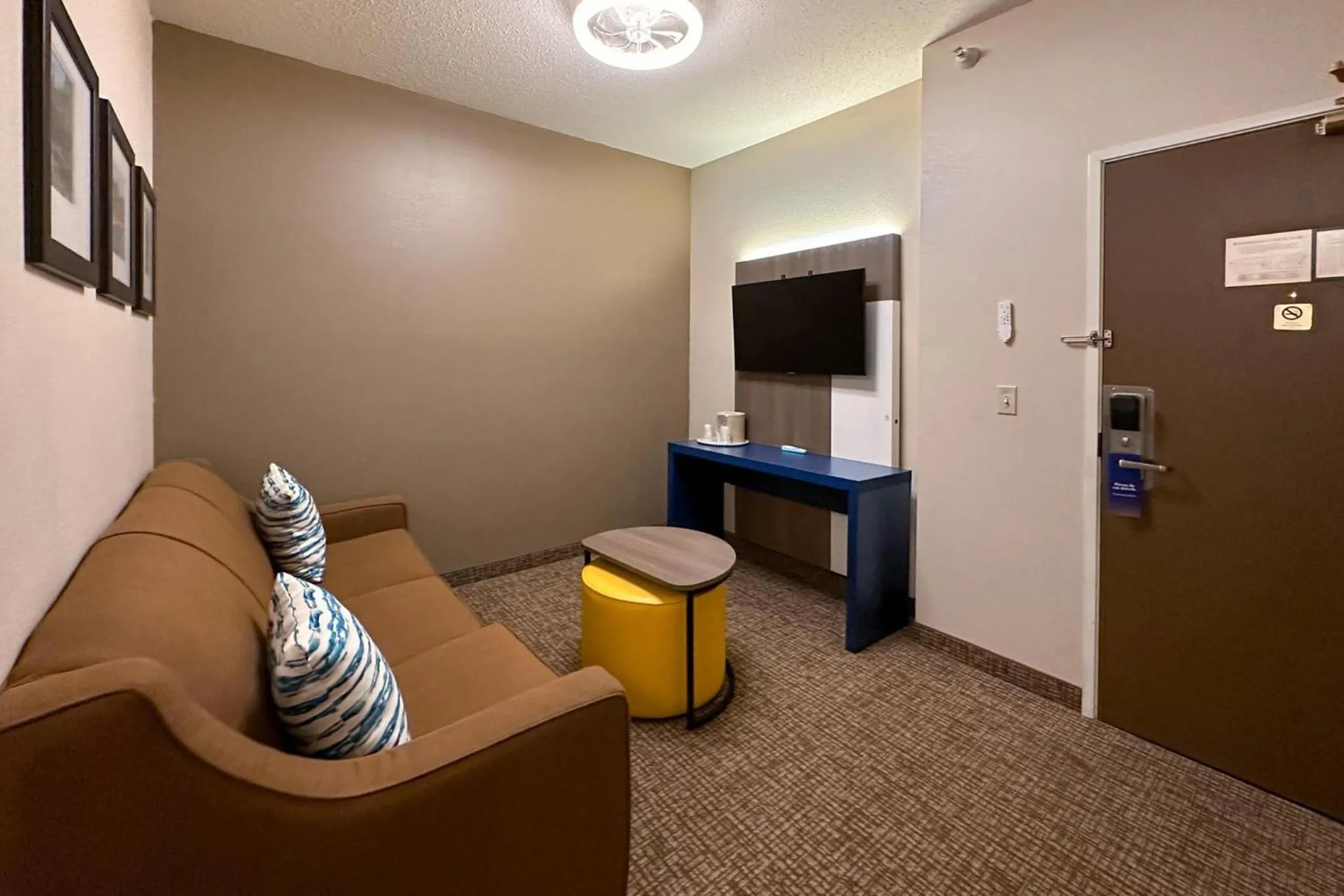 Bedroom in Comfort Inn & Suites Geneva- West Chicago