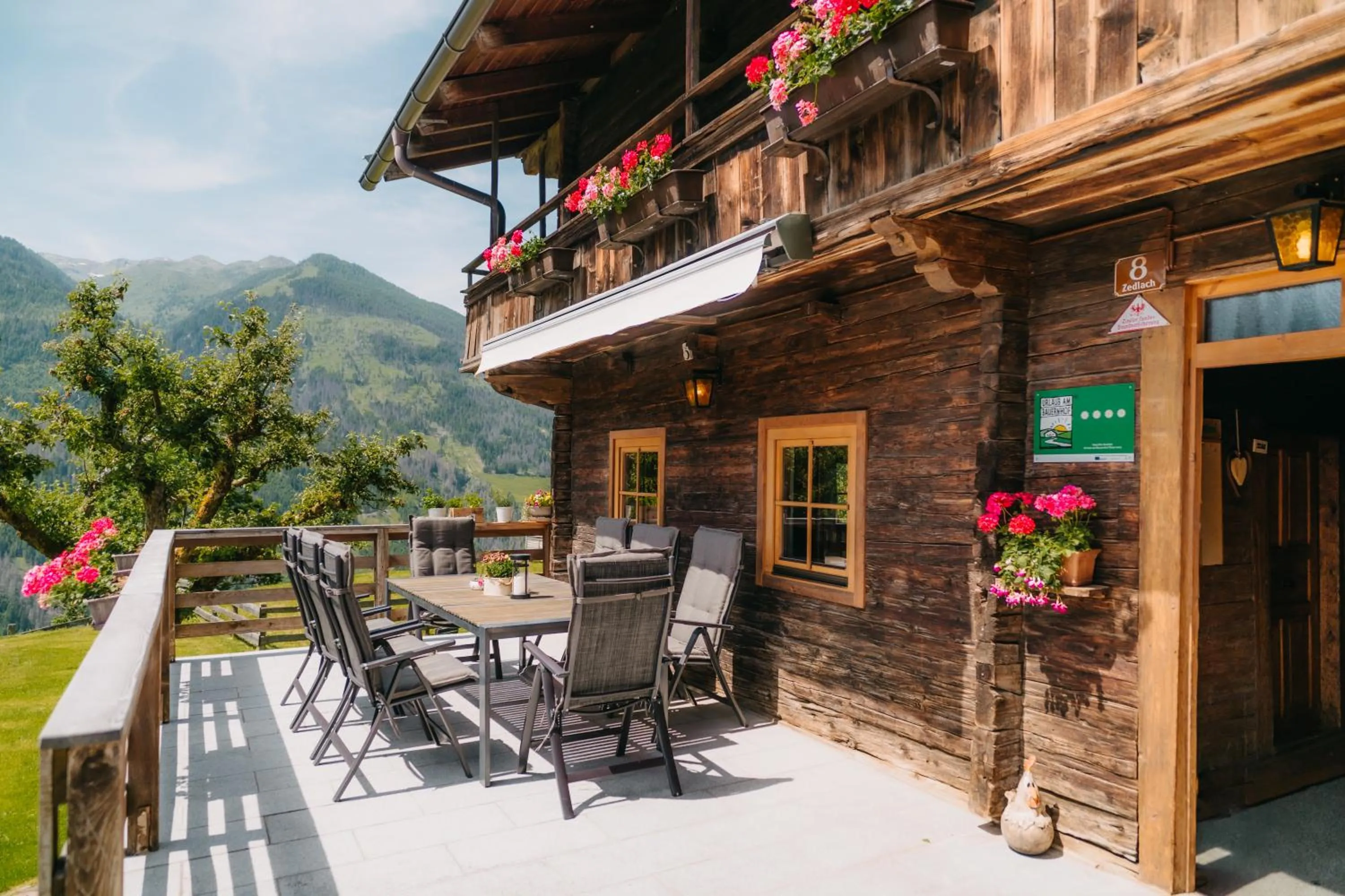 Property building in Ferienhaus Innerkienzerhof - Urlaub am Bauernhof