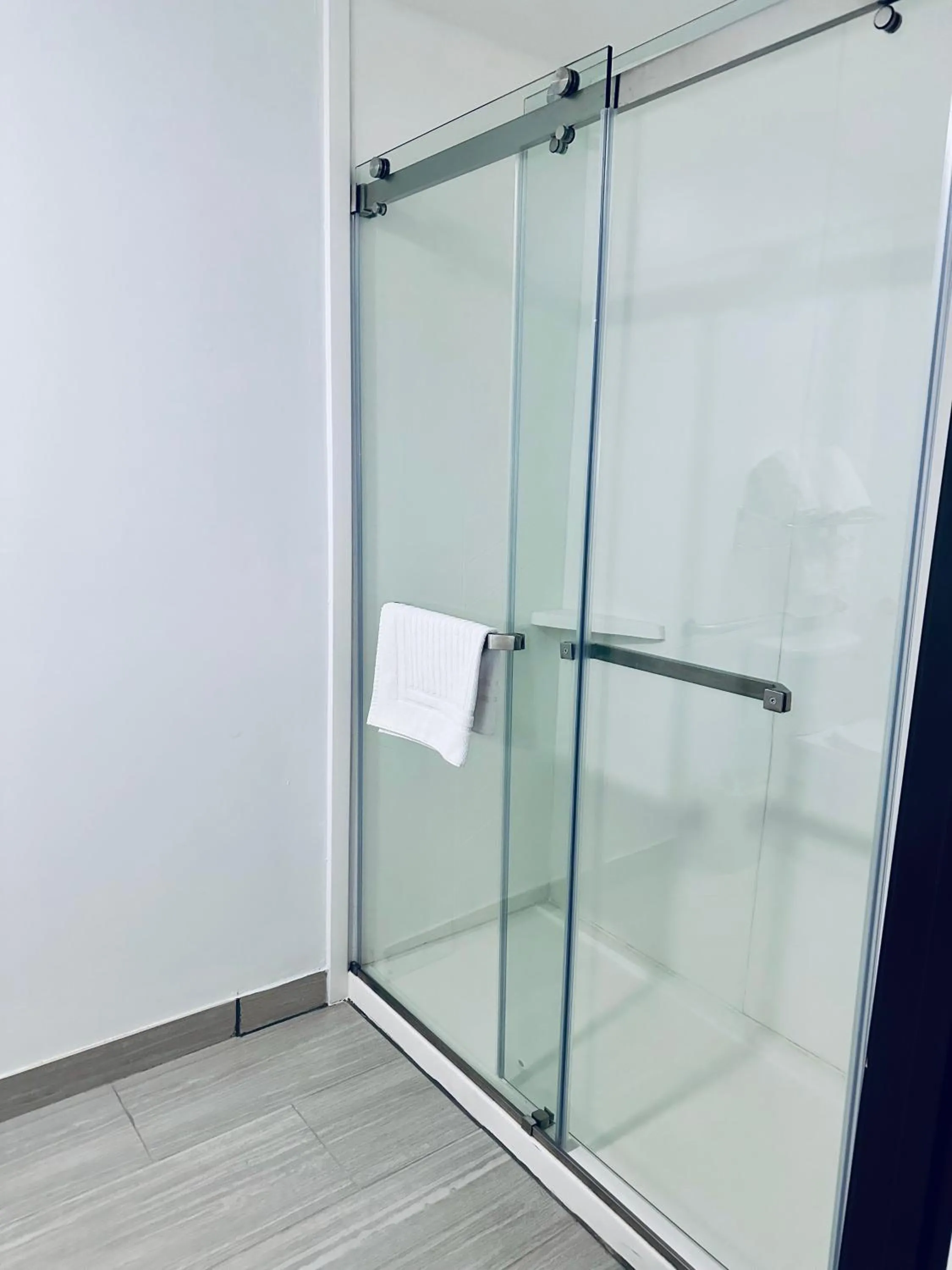 Shower in Comfort Inn Romeoville - Bolingbrook