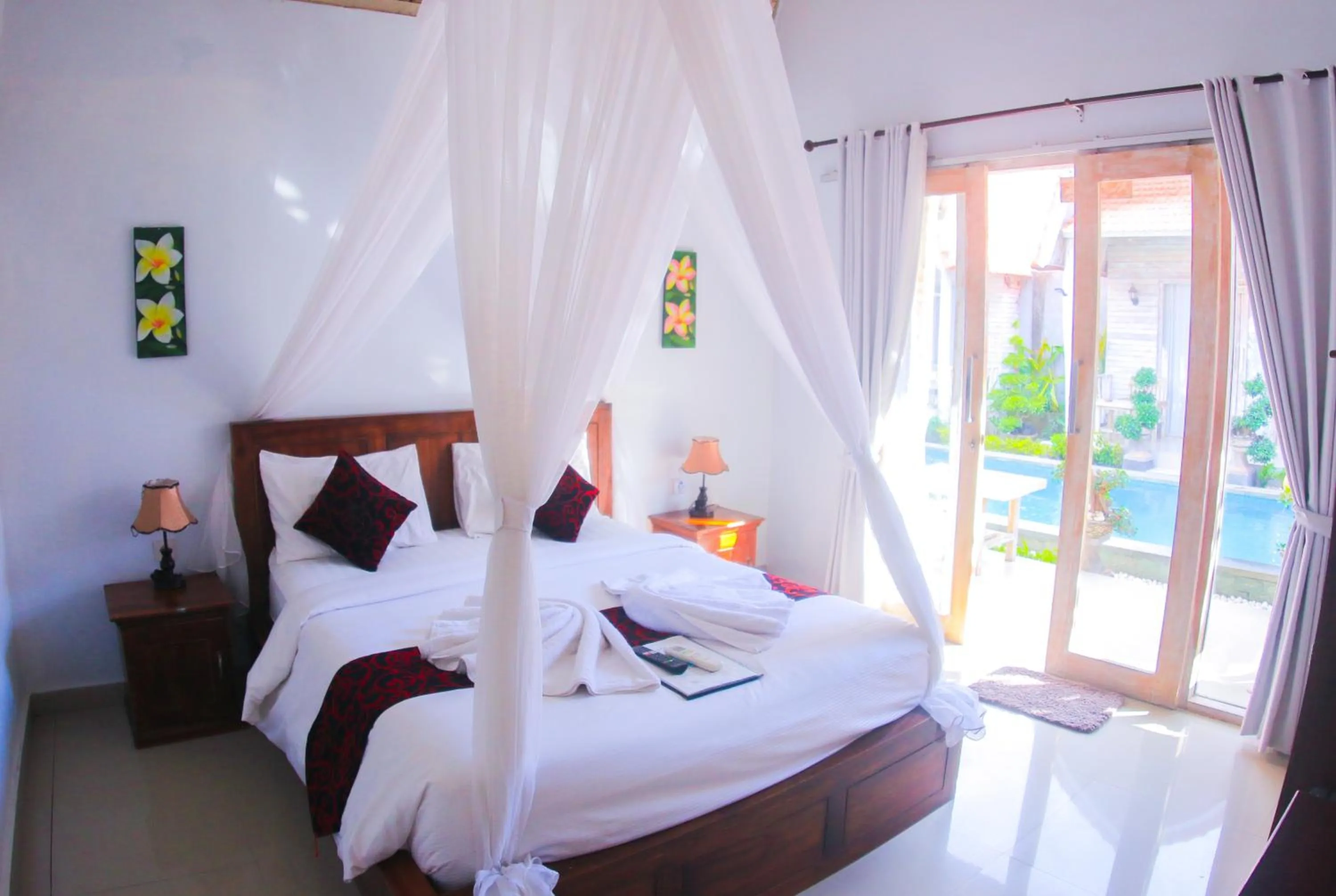 Property building, Bed in The Box Paradise Cottage