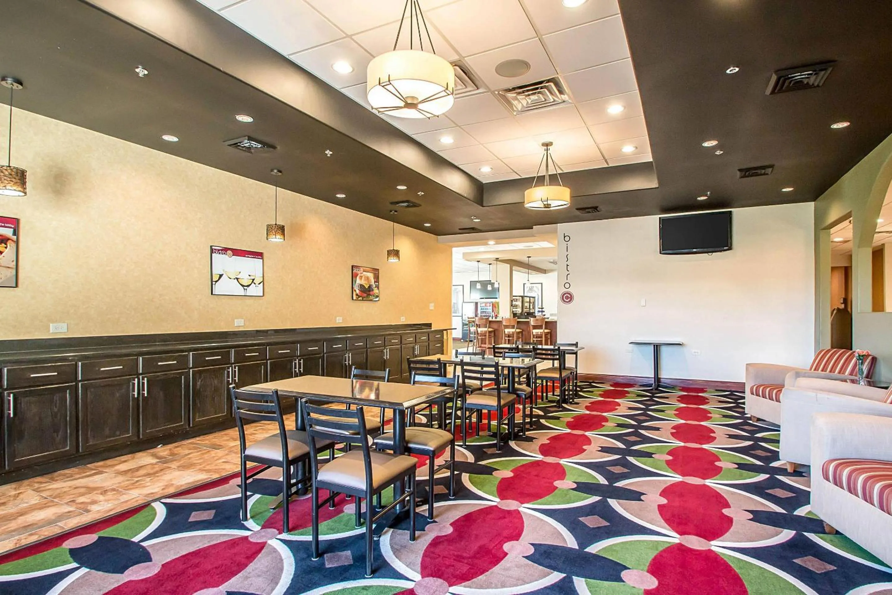 Restaurant/places to eat in Clarion Inn Elmhurst - Oak Brook near I-88, I-290, I-294