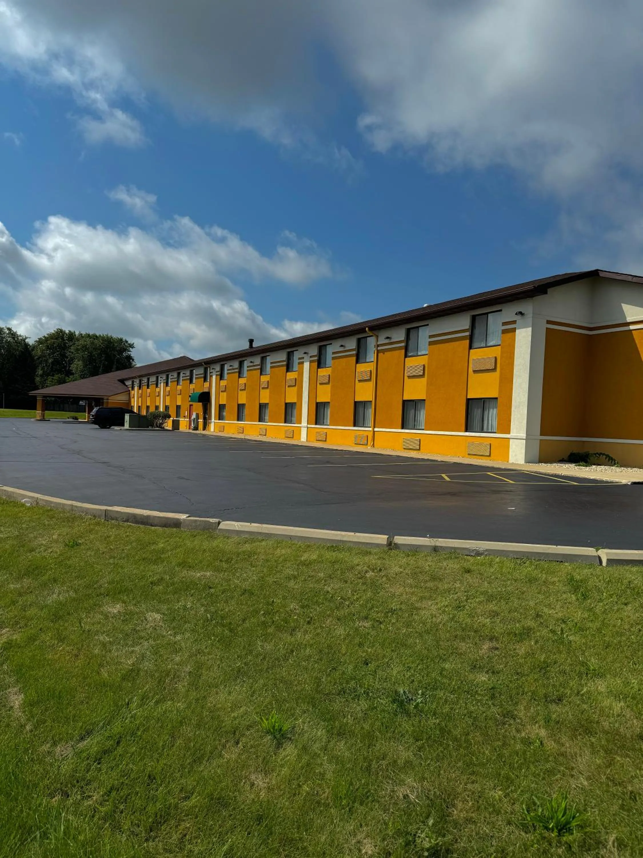 Property building in Quality Inn Sycamore - DeKalb