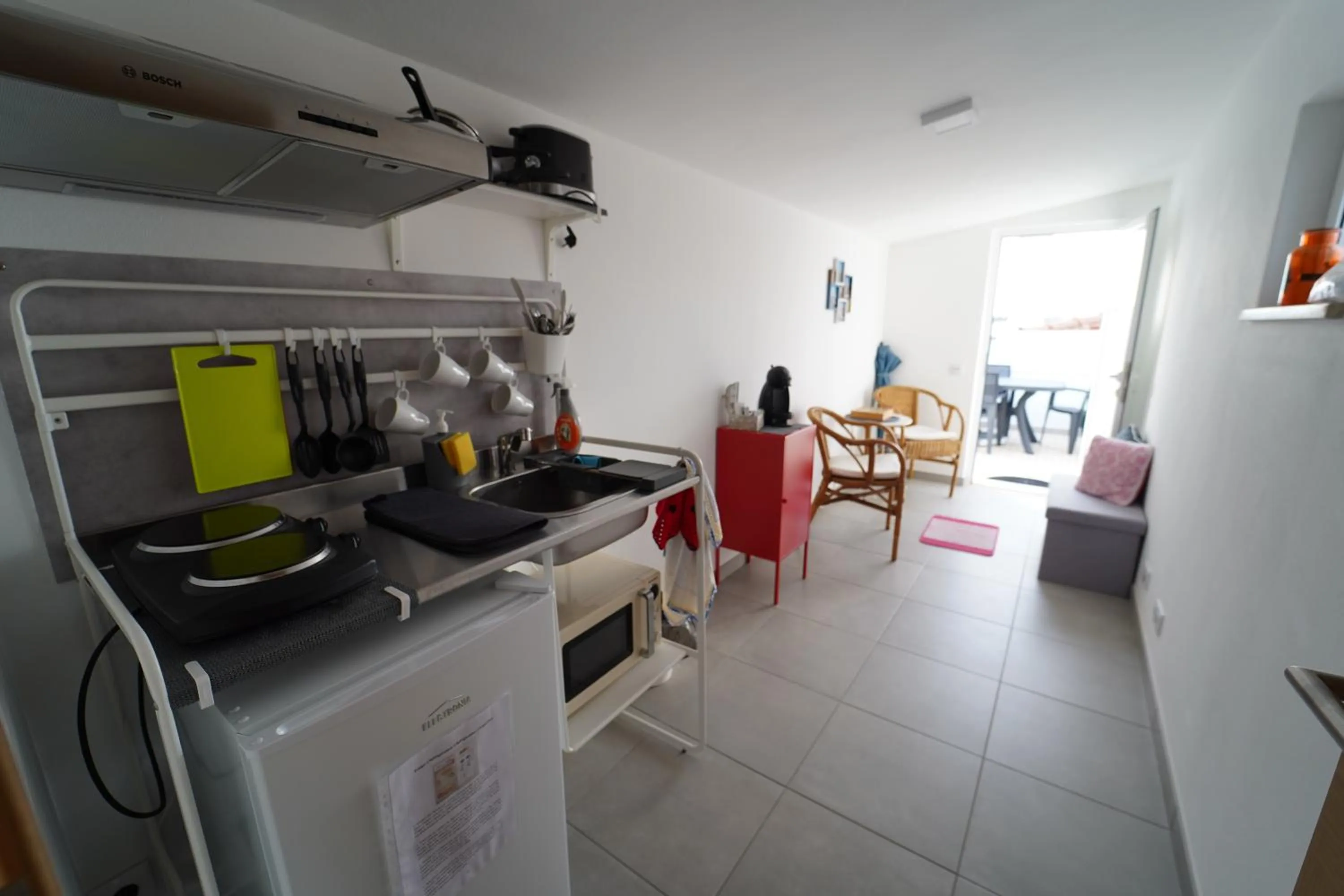 Kitchen or kitchenette in ALMAS ROOMS