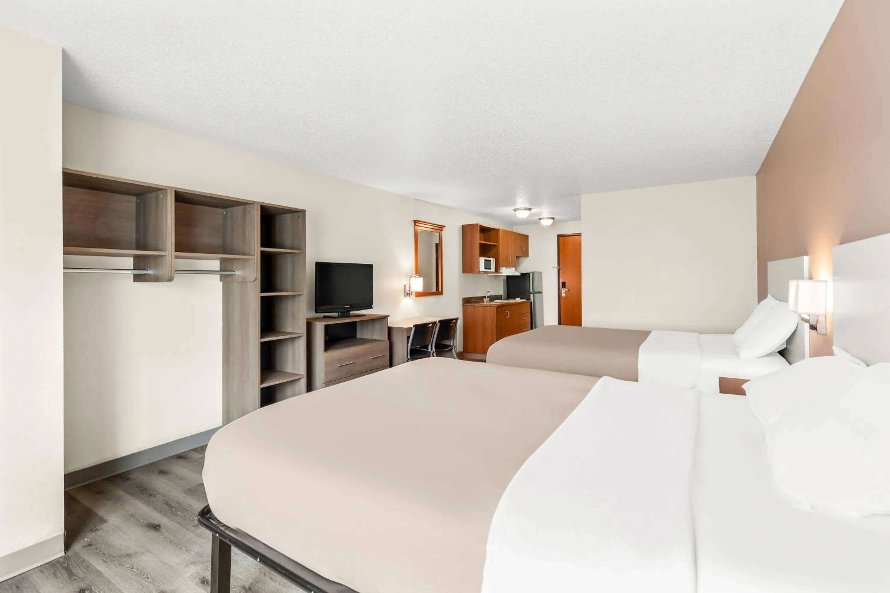 TV and multimedia, Bed in Welcome Suites-O'Fallon