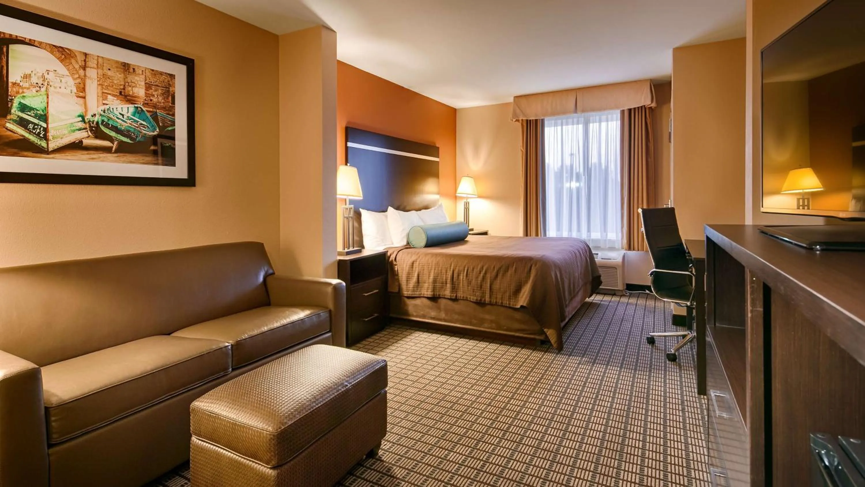 Photo of the whole room, Bed in Best Western Plus Pontoon Beach