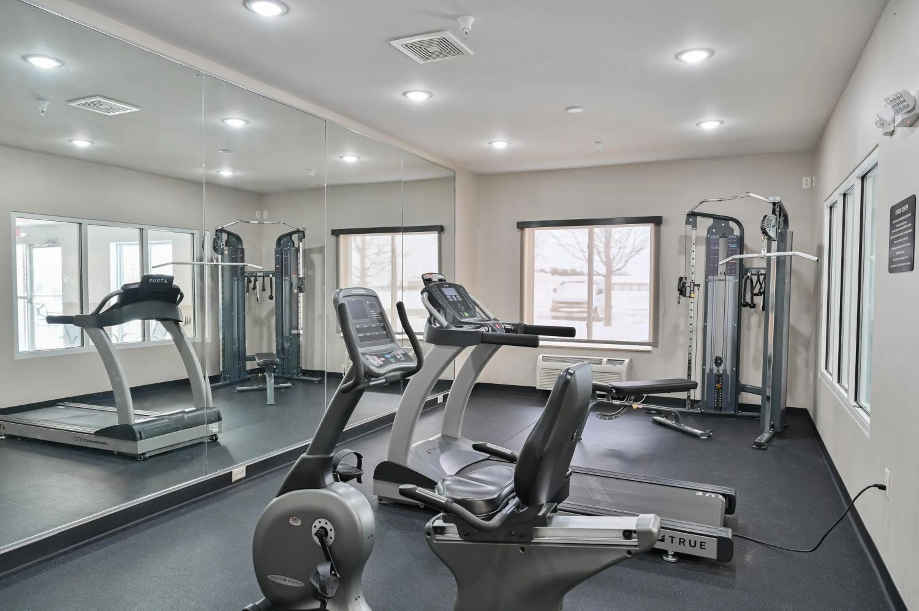 Fitness centre/facilities in Sleep Inn & Suites Washington near Peoria