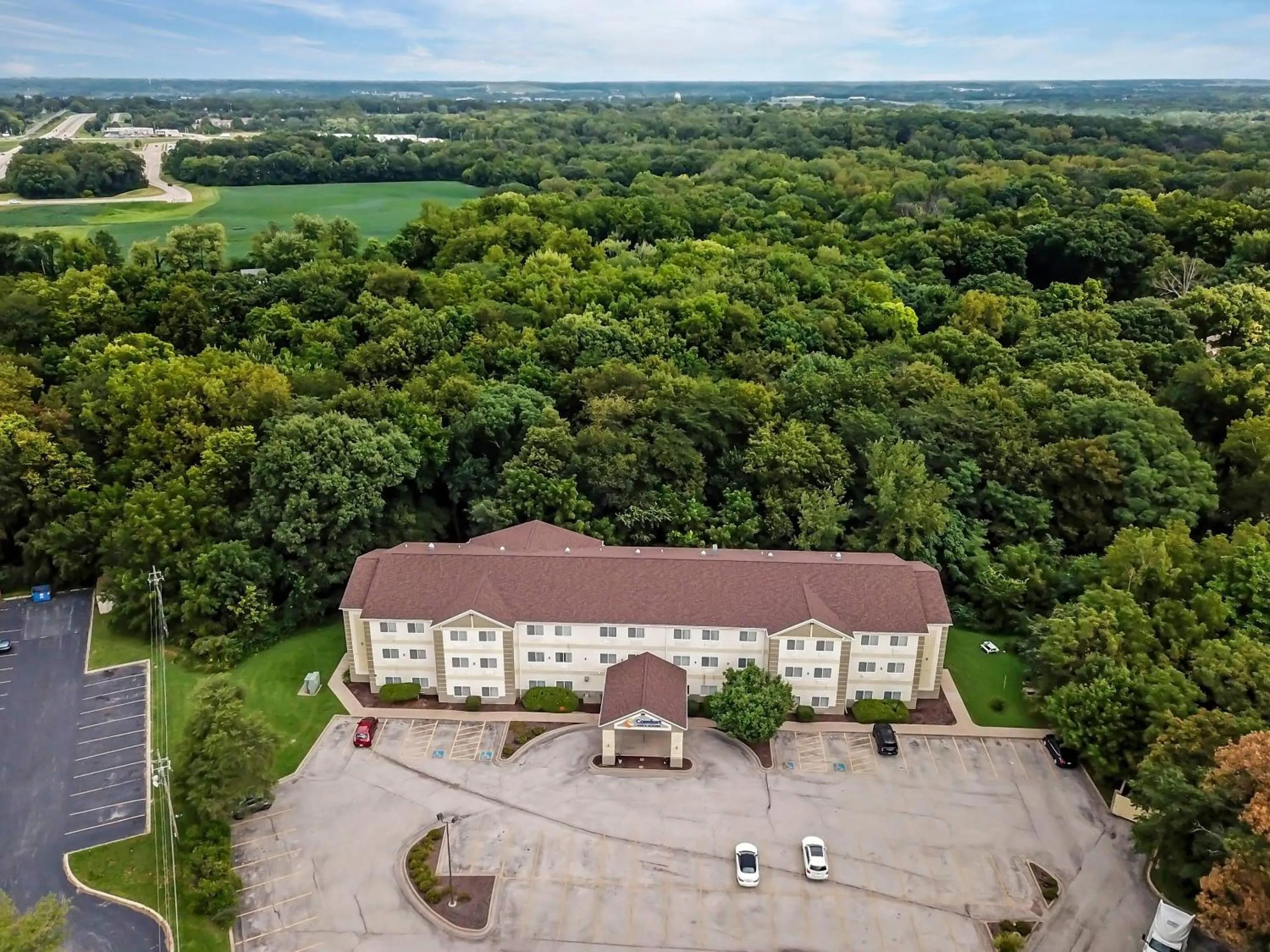 Property building in Comfort Inn & Suites East Moline near I-80