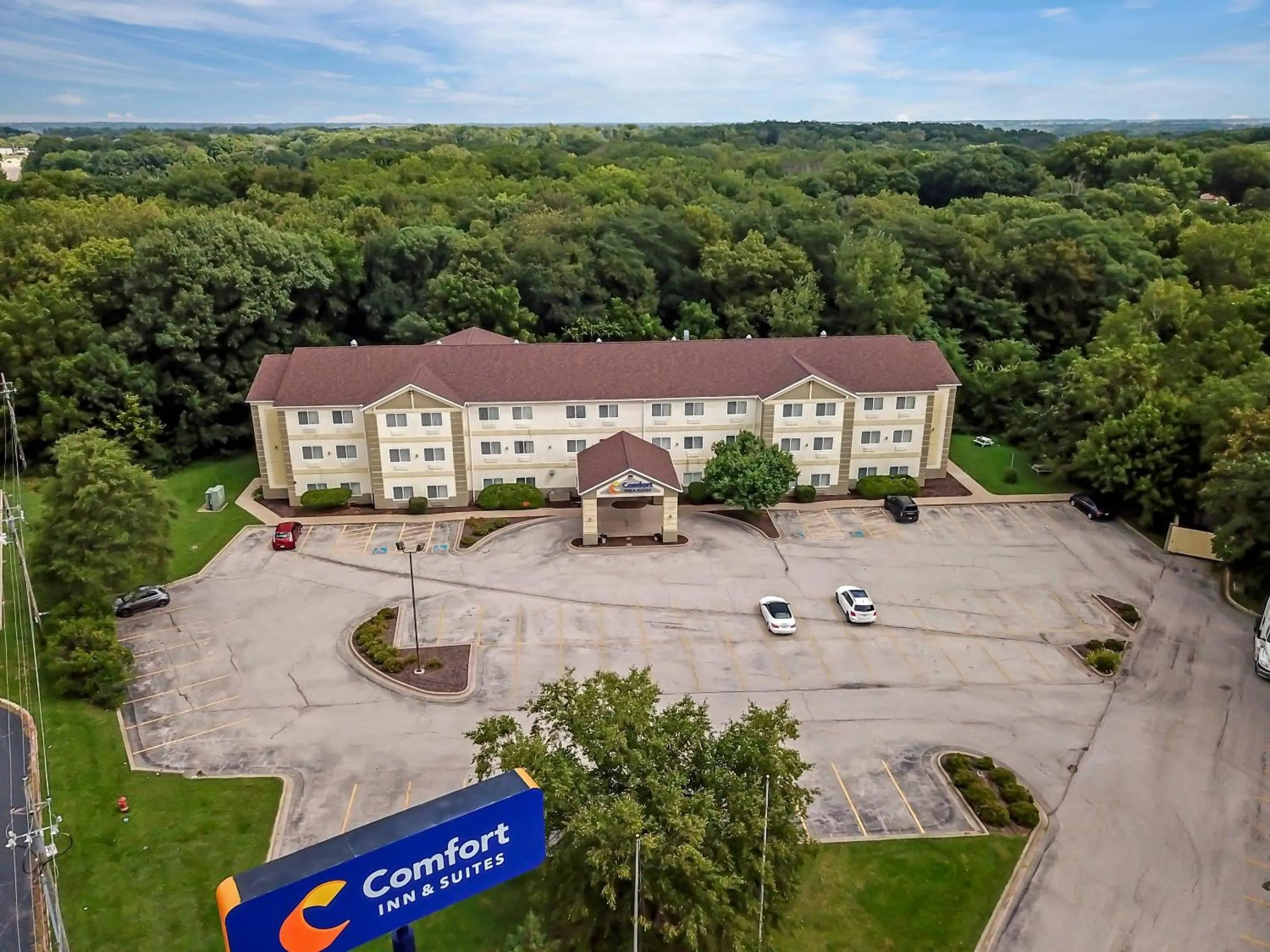 Property building in Comfort Inn & Suites East Moline near I-80