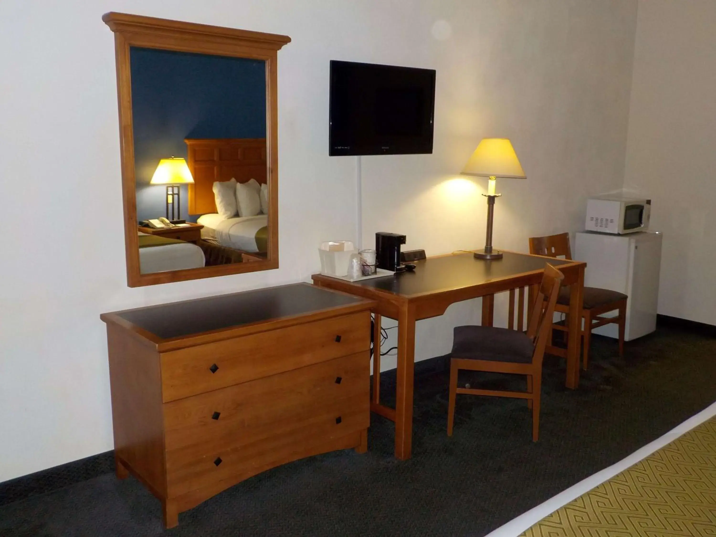 Queen Room with Two Queen Beds - Pet Friendly/Smoking in SureStay Hotel by Best Western Greenville Queen Room with Two Queen Beds - Pet Friendly/Smoking in SureStay Hotel by Best Western Greenville
