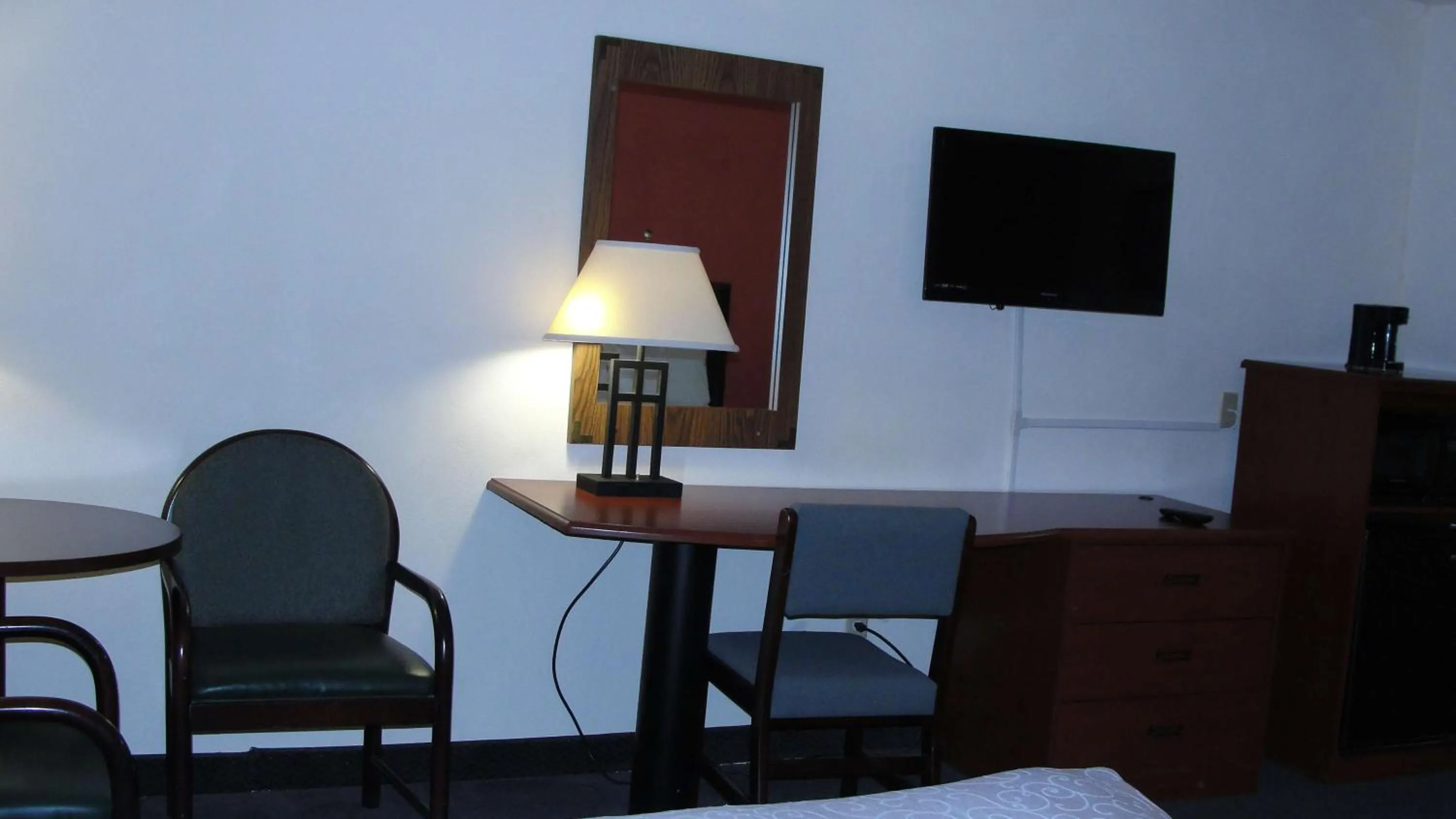 Other, Bed in SureStay Hotel by Best Western Greenville
