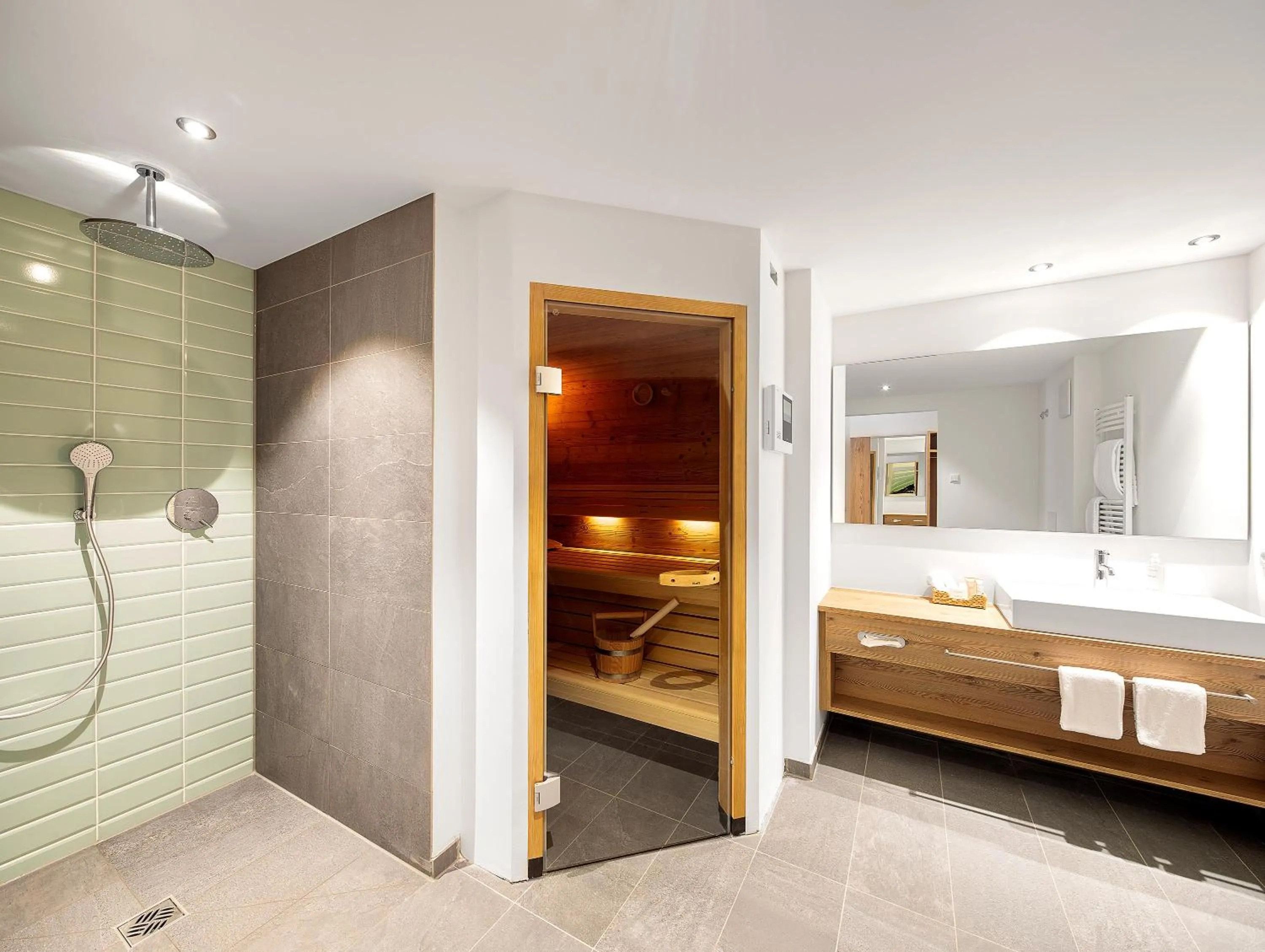 Sauna, Bed in Hotel Kühberg