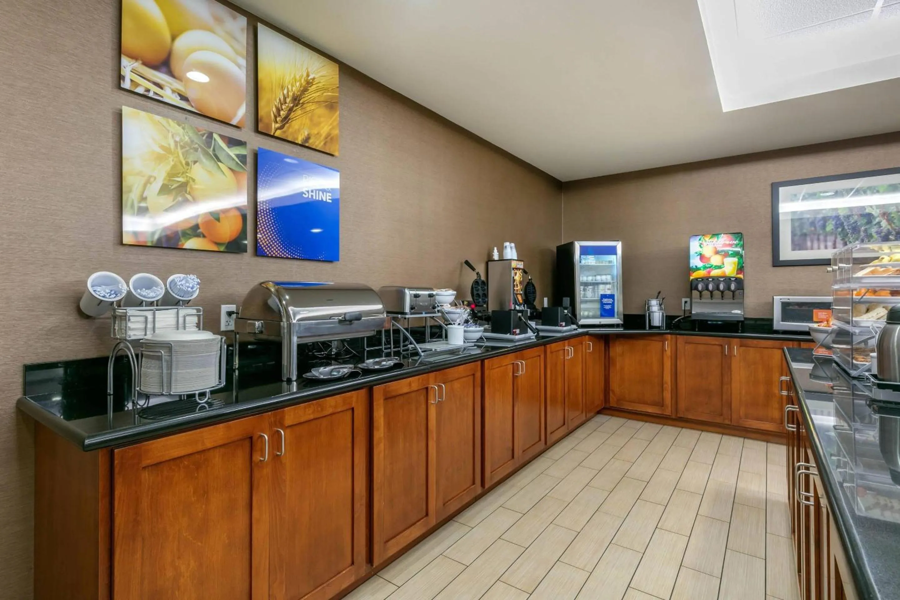 Breakfast in Comfort Inn & Suites Marion I-57