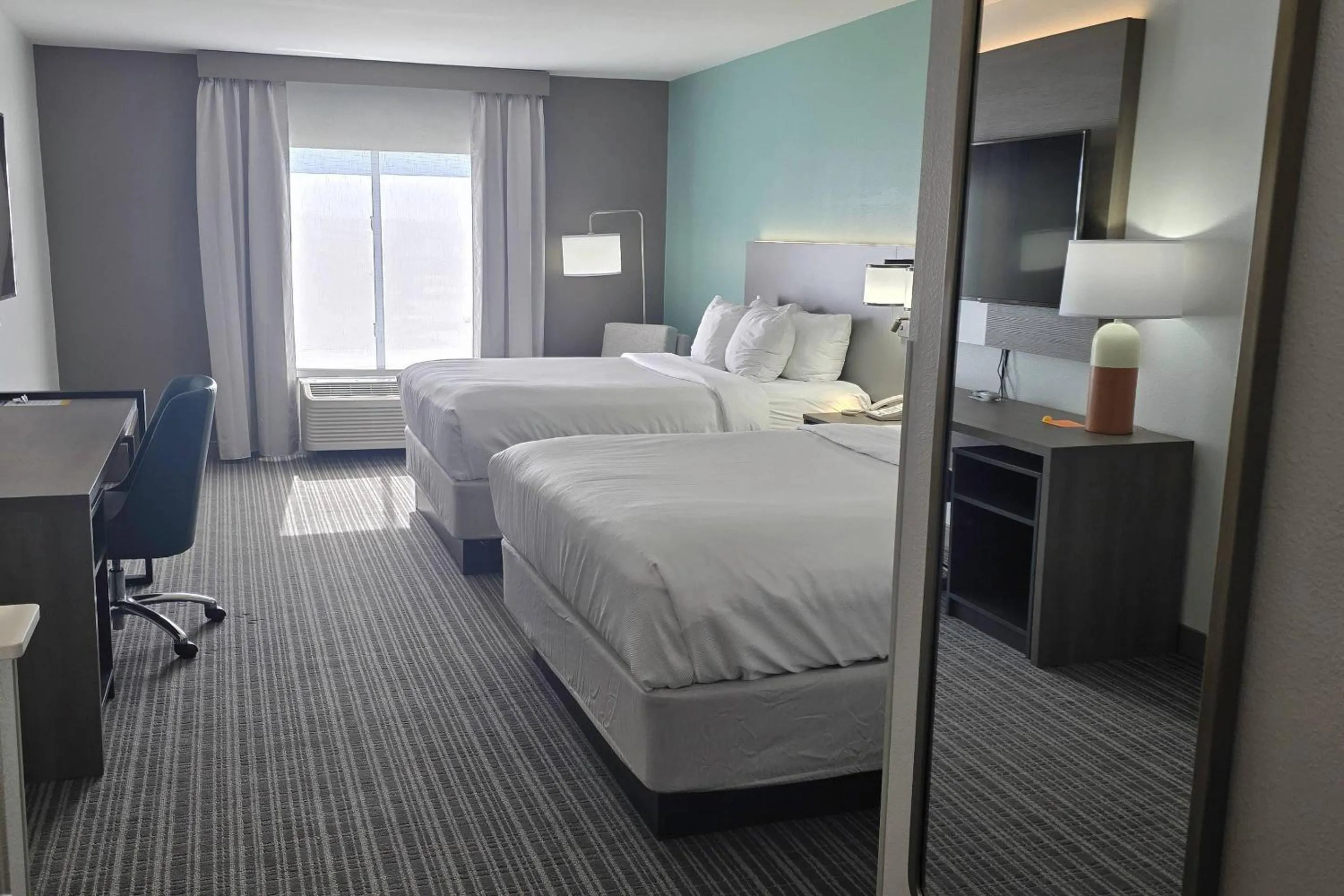 Bedroom, Bed in Comfort Inn & Suites Marion I-57