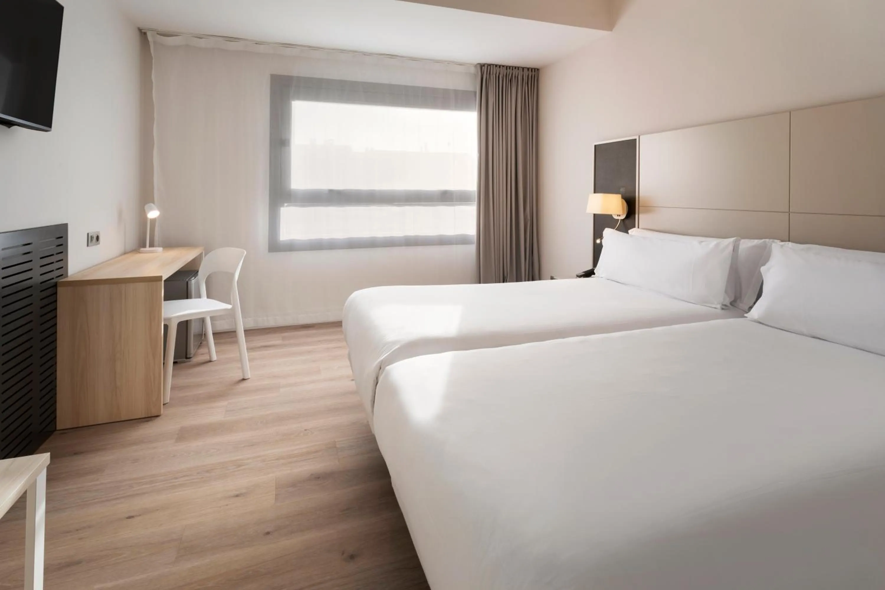 Bed in B&B HOTEL Vitoria General Álava