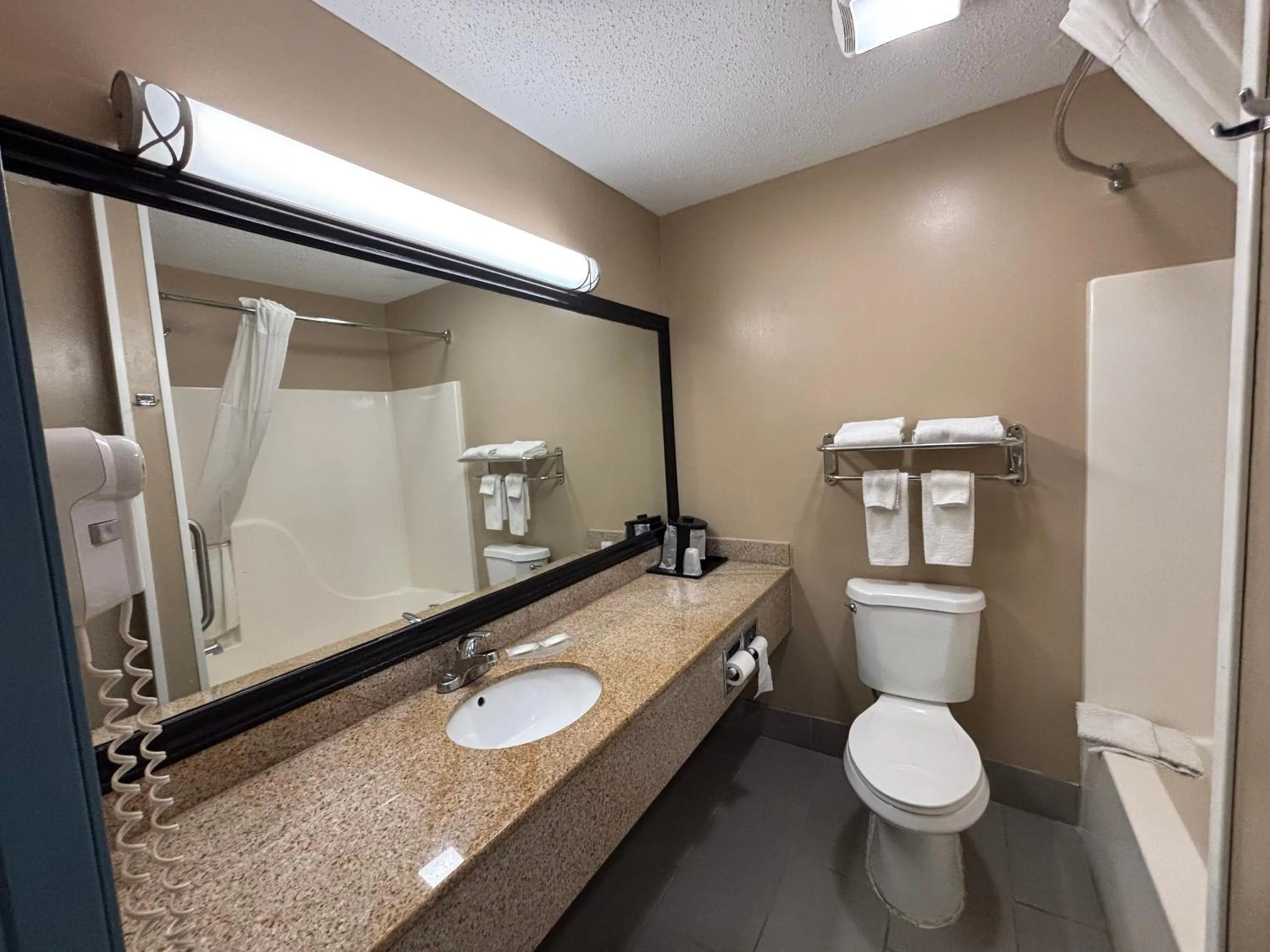 Quality Inn & Suites Woodstock near Lake Geneva