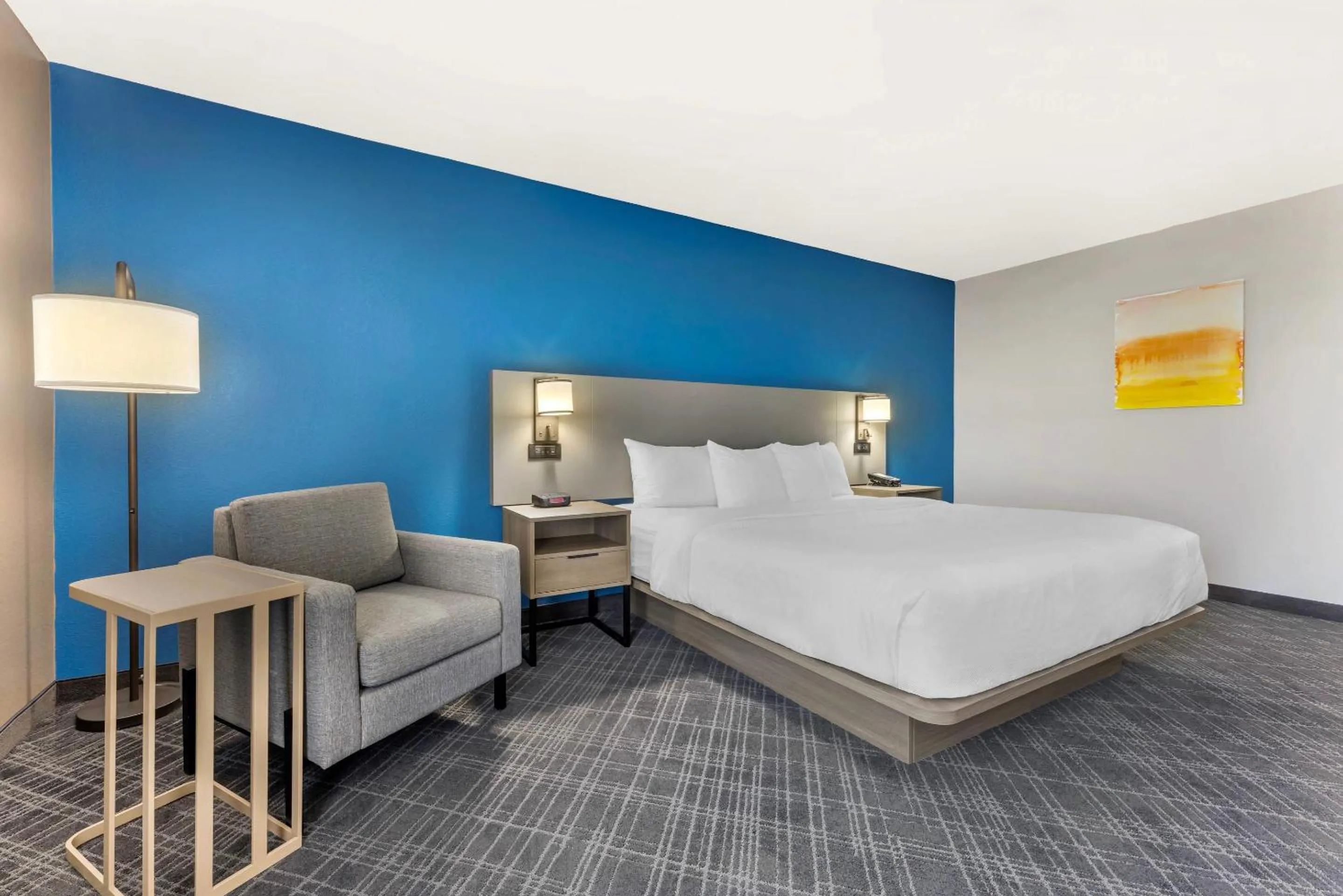 Bedroom, Bed in Comfort Inn Bourbonnais near I-57