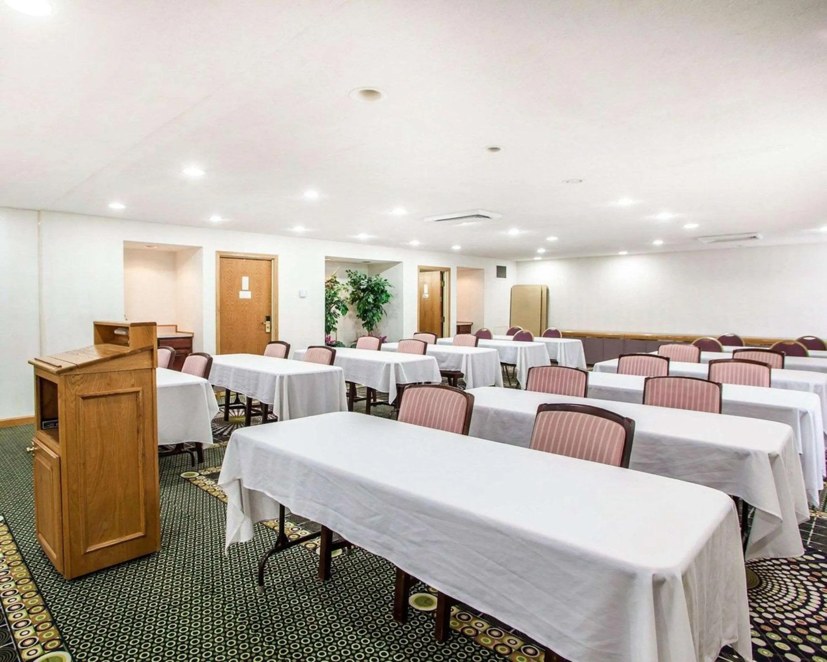 Meeting/conference room in Comfort Inn Bourbonnais near I-57