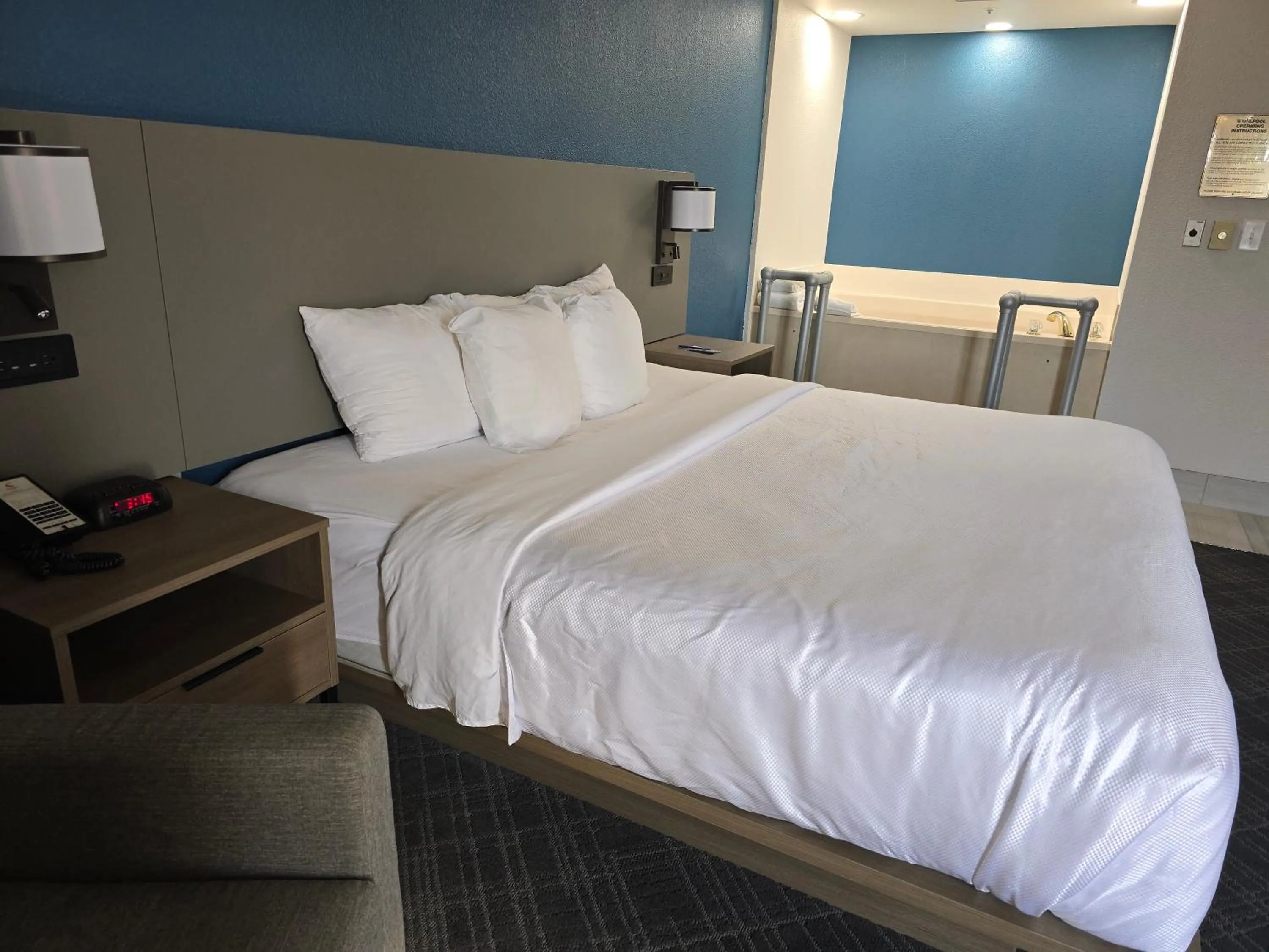 Bed in Comfort Inn Bourbonnais near I-57